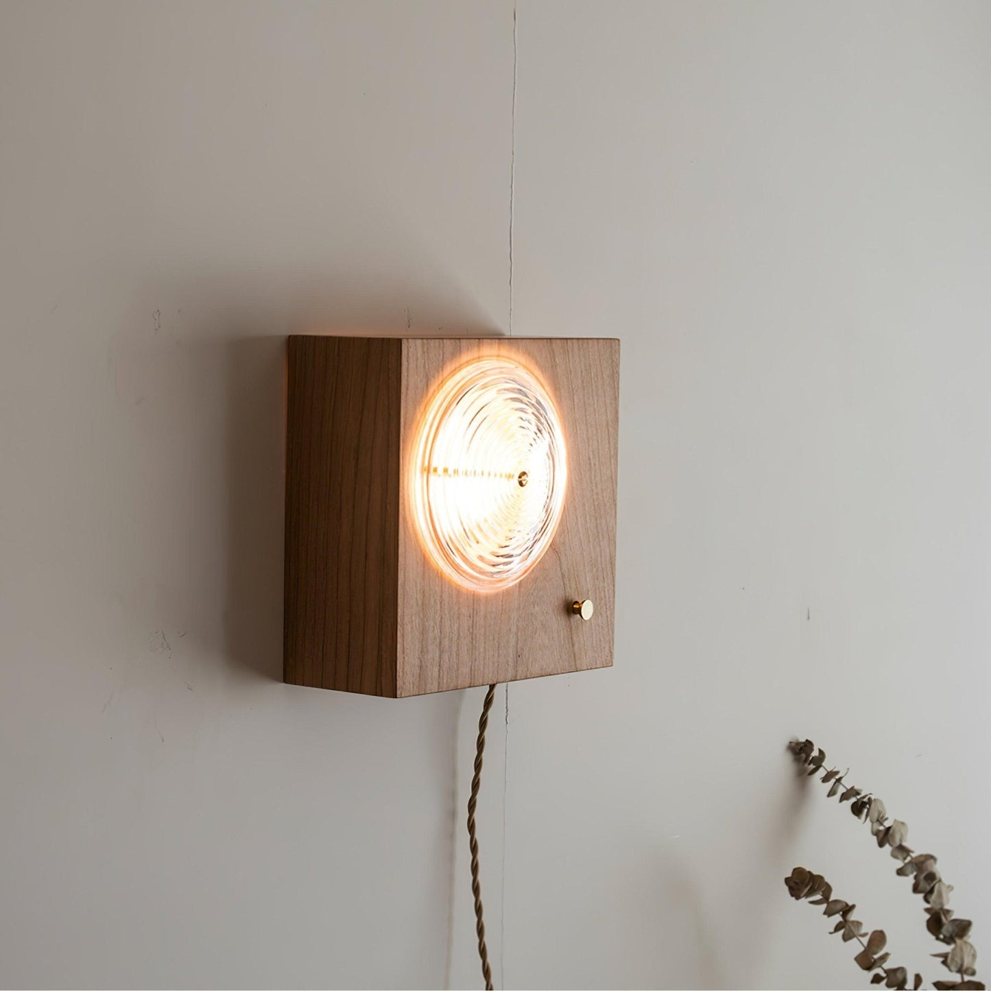 Vintage Camera Wall Lamp with LED Light and Wood Shade