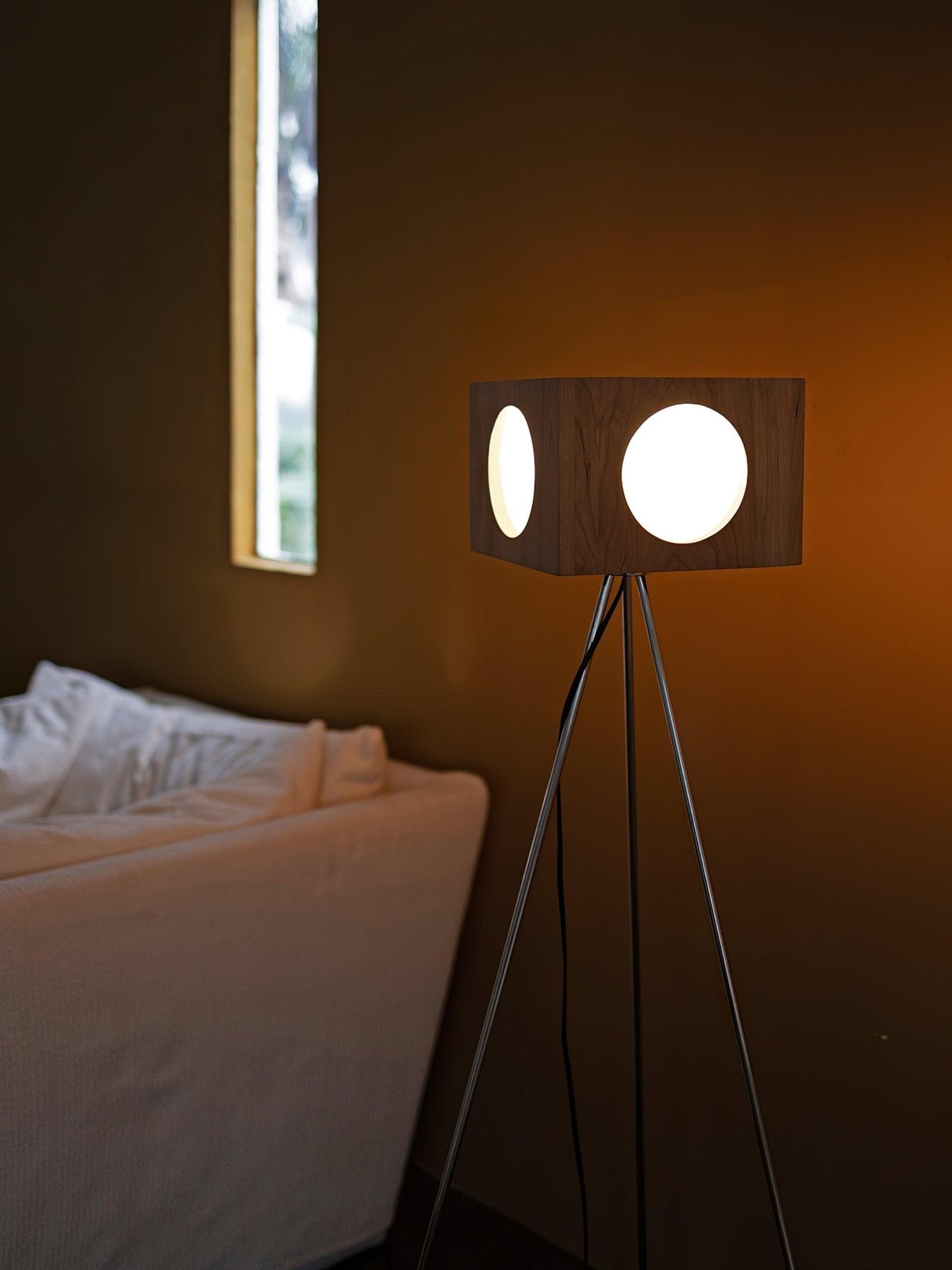 Vintage Tripod Camera Floor Lamp with LED Light, Cherry Wood