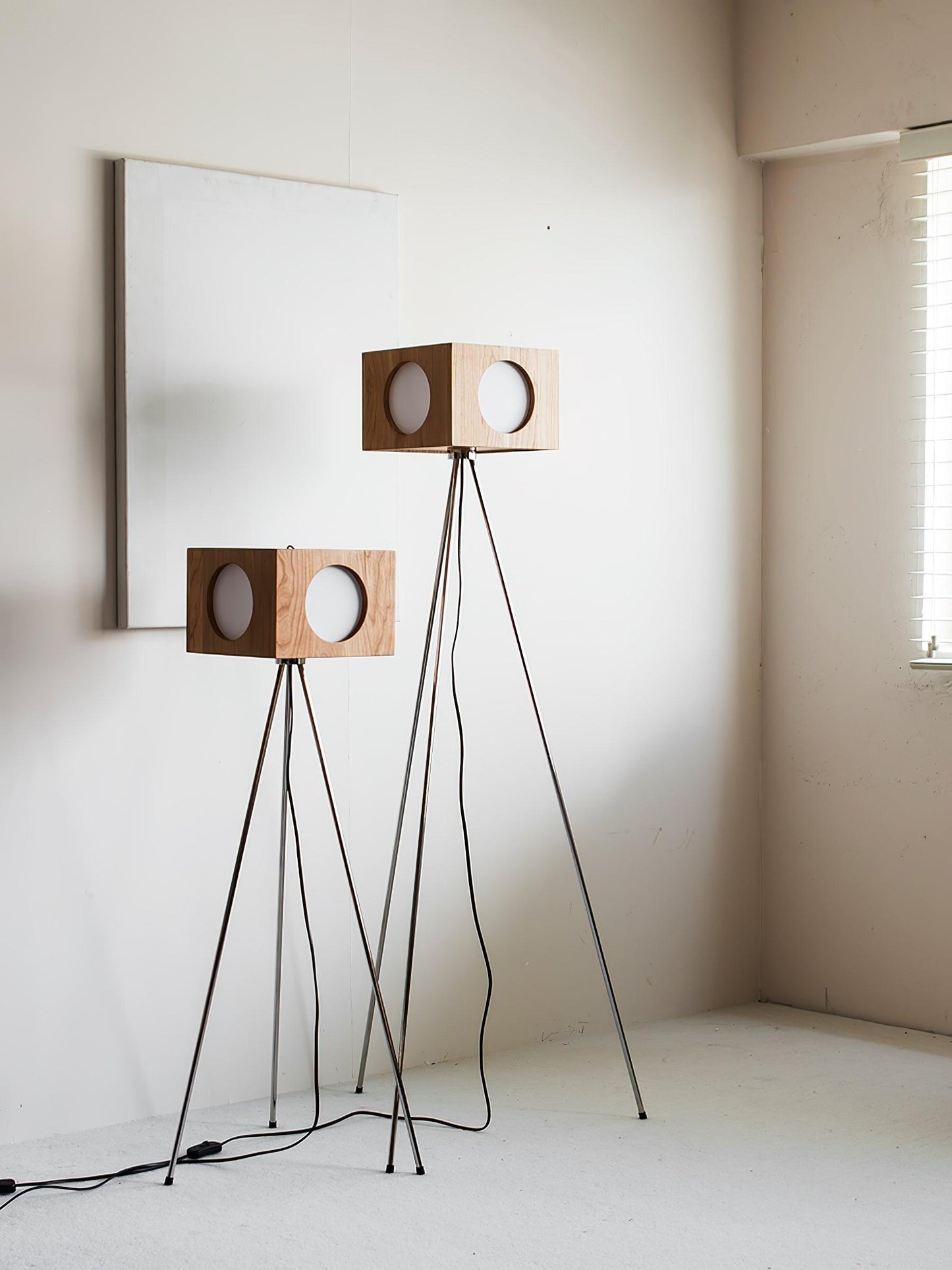 Vintage Tripod Camera Floor Lamp with LED Light, Cherry Wood