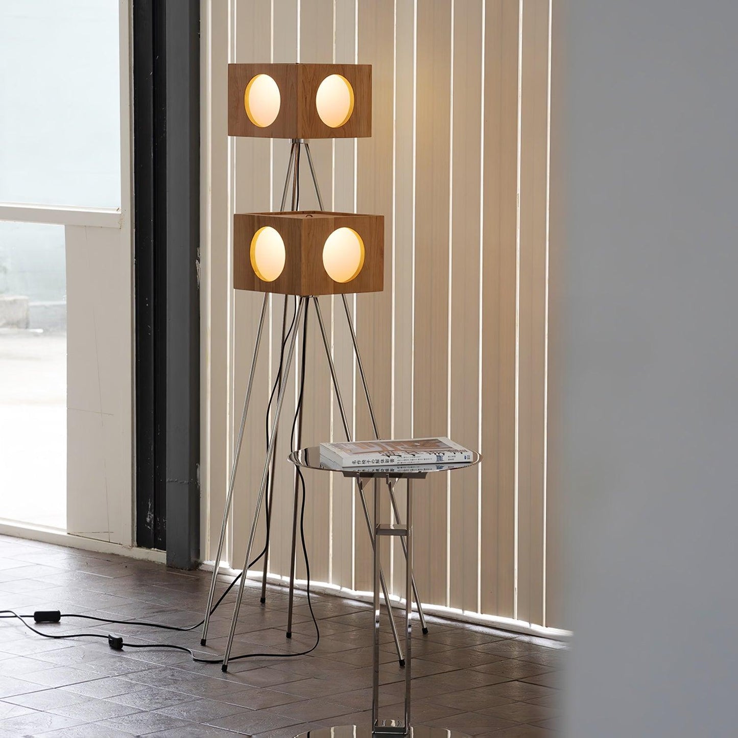 Vintage Tripod Camera Floor Lamp with LED Light, Cherry Wood