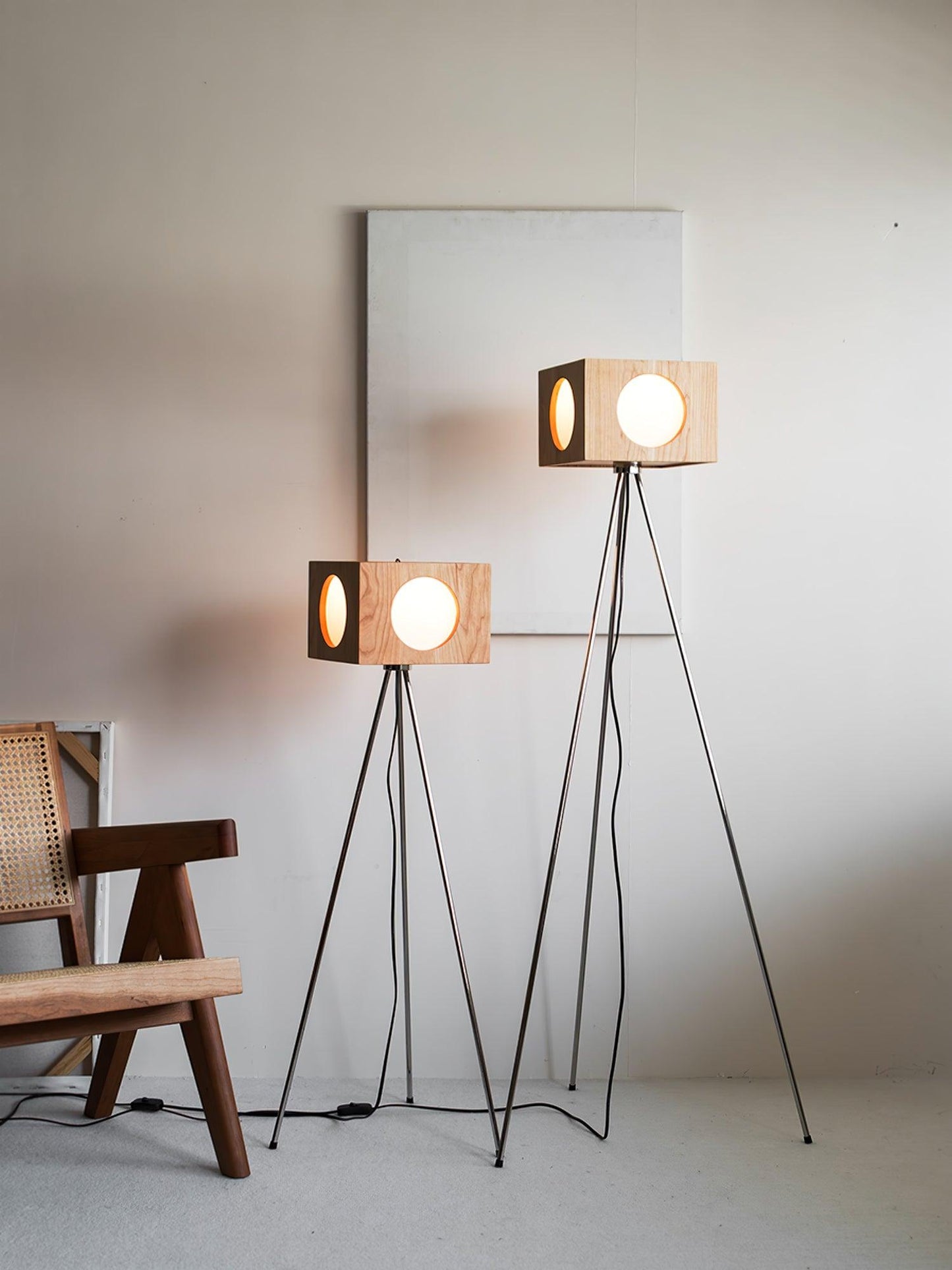 Vintage Tripod Camera Floor Lamp with LED Light, Cherry Wood