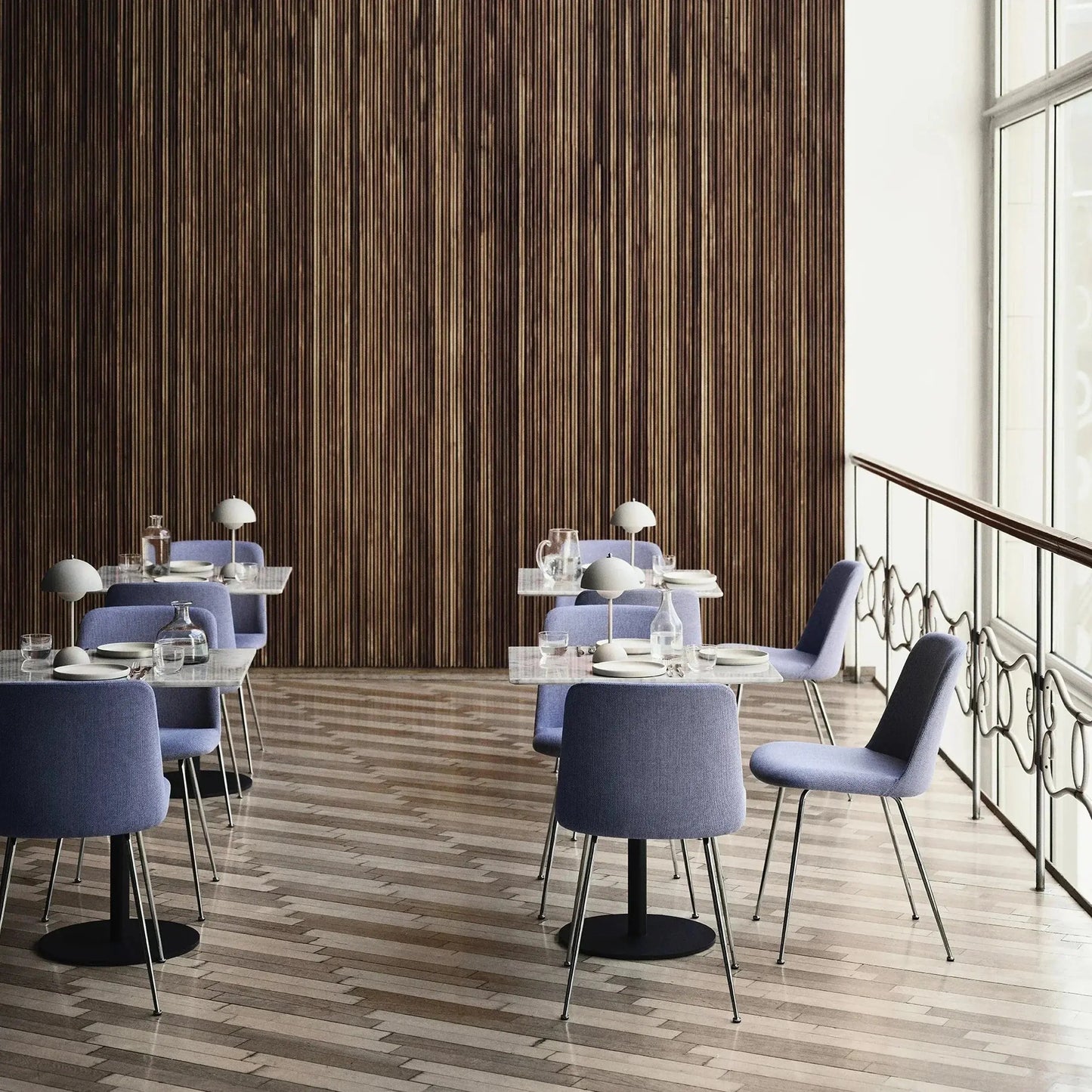 Lunaire LED Table Lamp for Modern Atmosphere Design