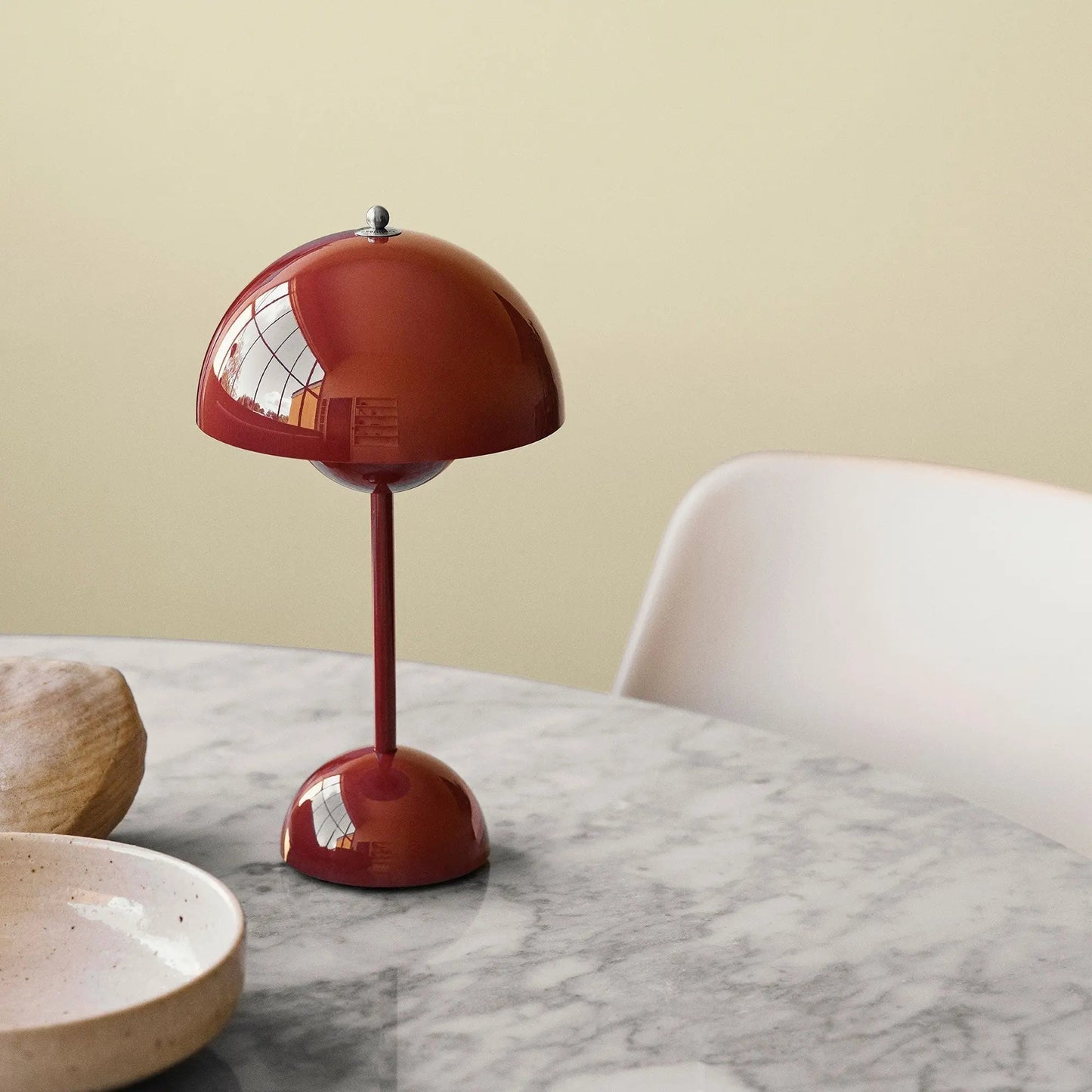 Lunaire LED Table Lamp for Modern Atmosphere Design