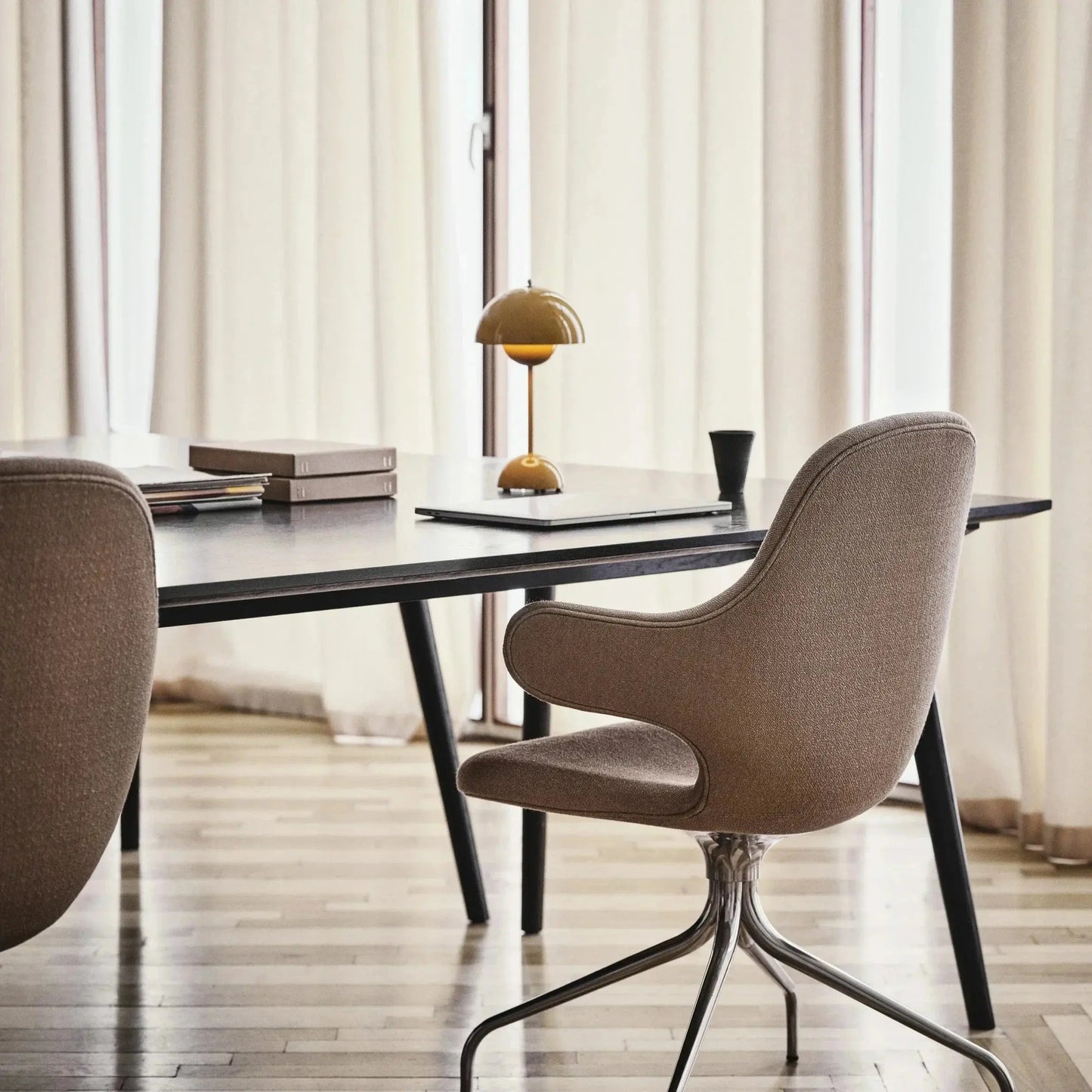 Lunaire LED Table Lamp for Modern Atmosphere Design