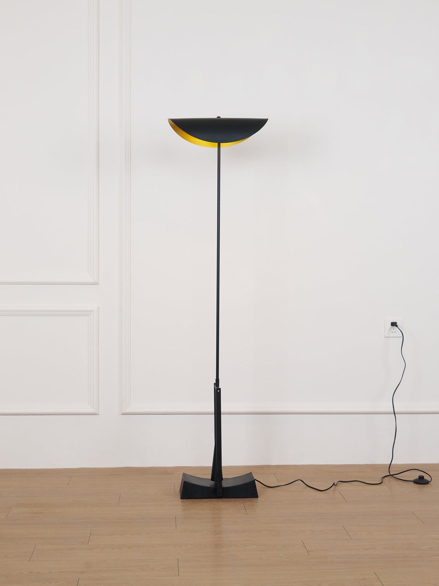 YIU-X Floor Lamp with LED Light, Indoor, Black Design