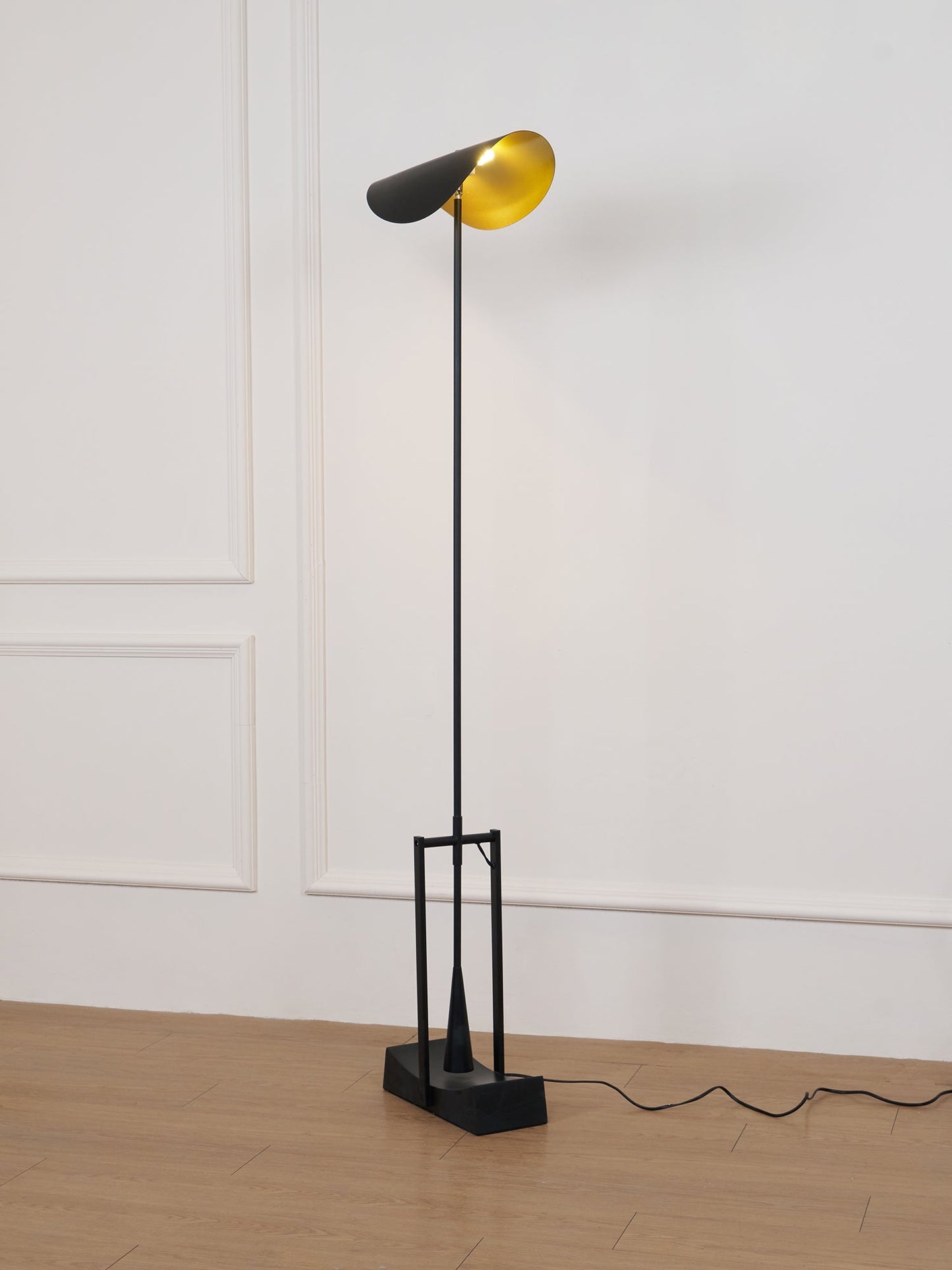 YIU-X Floor Lamp with LED Light, Indoor, Black Design