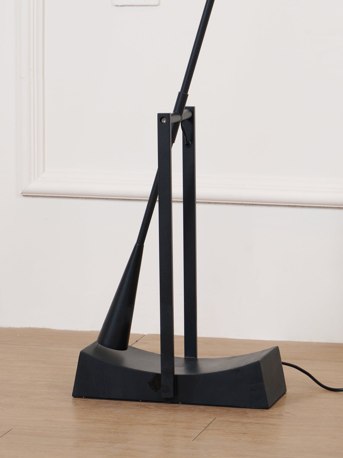 YIU-X Floor Lamp with LED Light, Indoor, Black Design