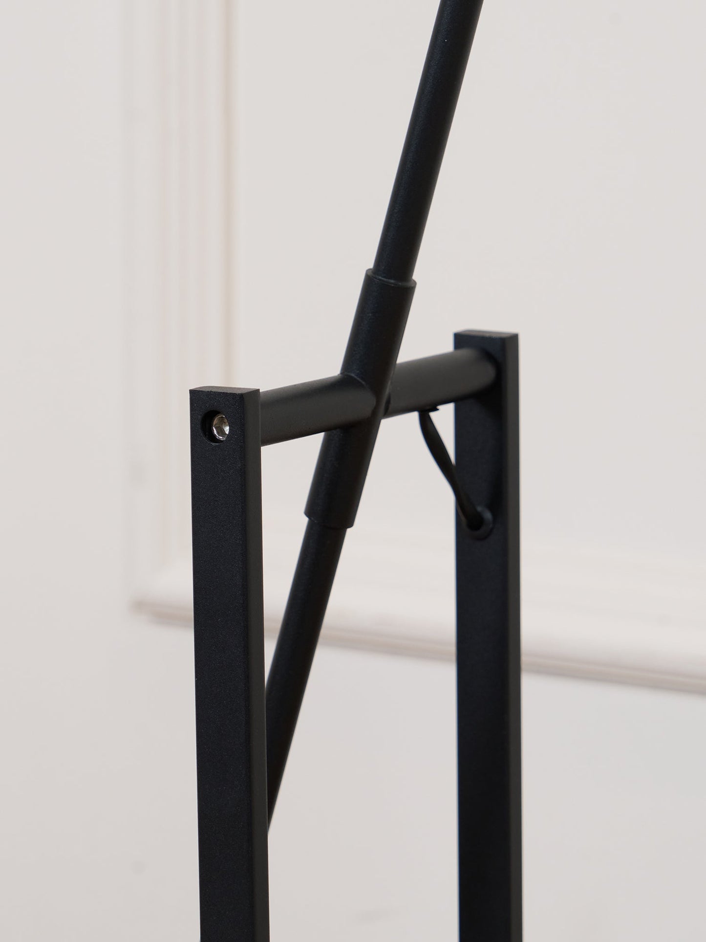 YIU-X Floor Lamp with LED Light, Indoor, Black Design