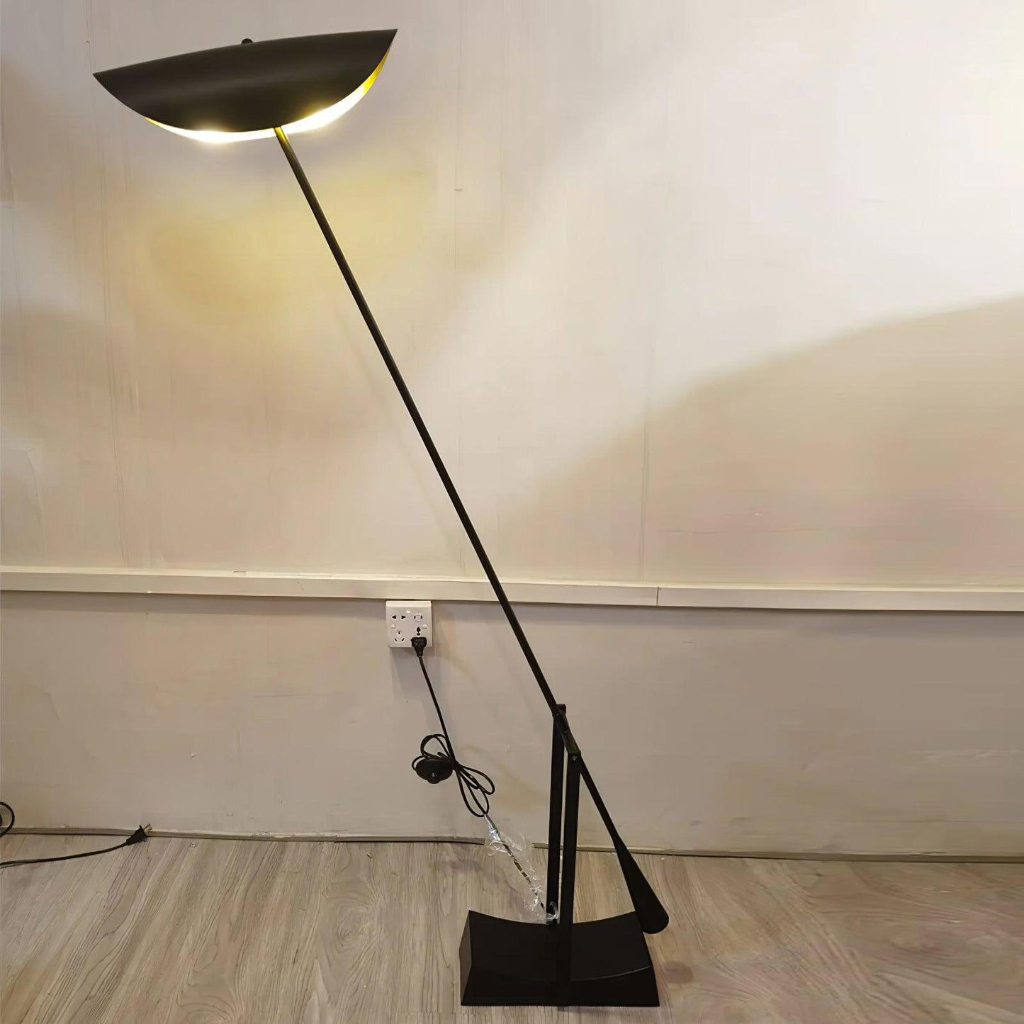 YIU-X Floor Lamp with LED Light, Indoor, Black Design