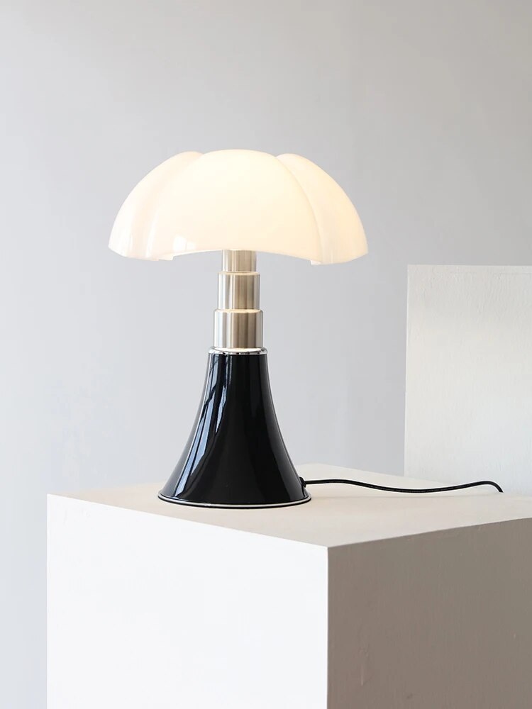 Bloom Flower Table Lamp – Adjustable Designer Lighting