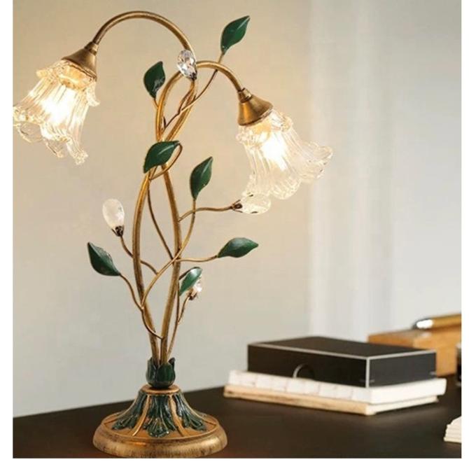 Vintage French Flower Table Lamp – Elegant Lighting with a Romantic Charm