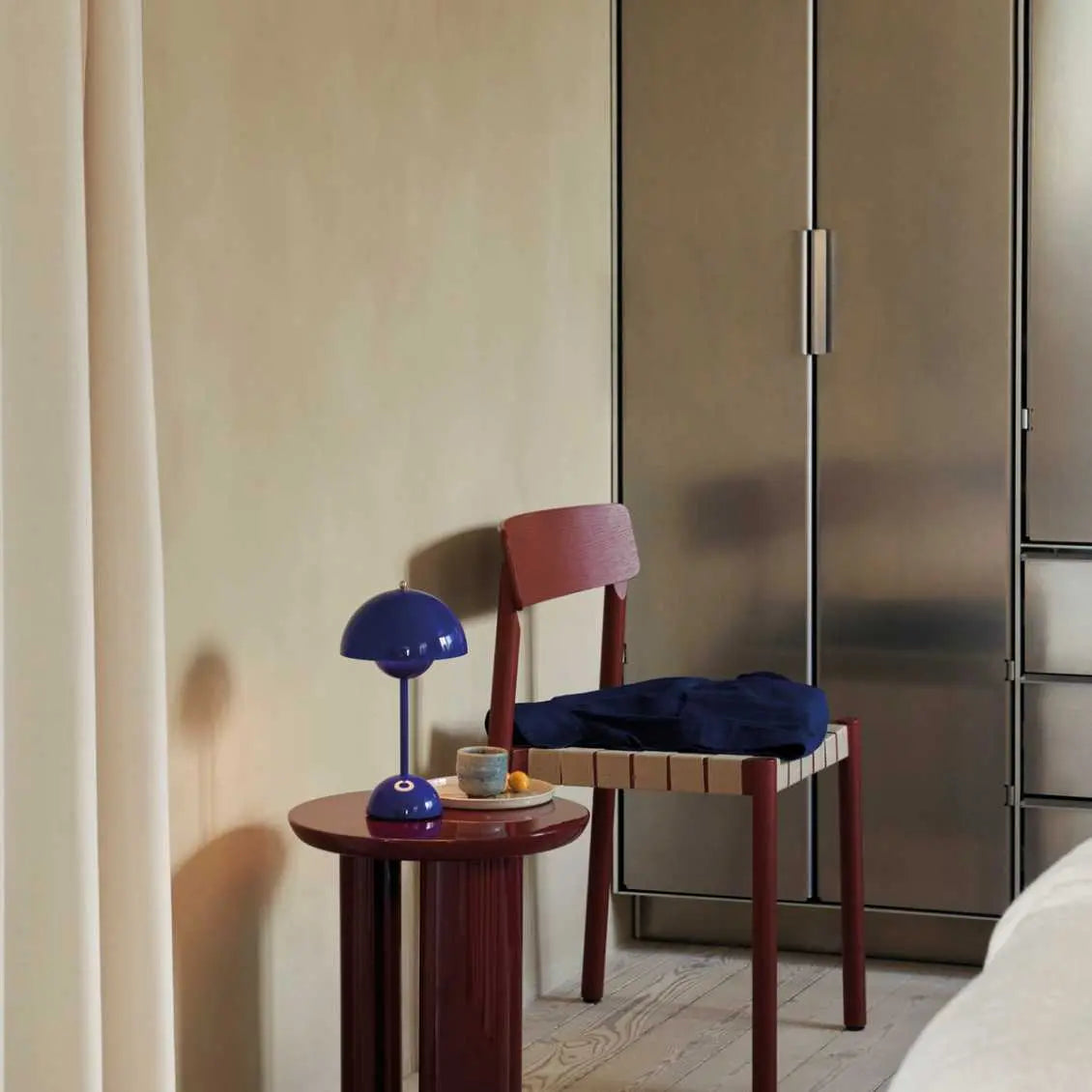 Lunaire LED Table Lamp for Modern Atmosphere Design
