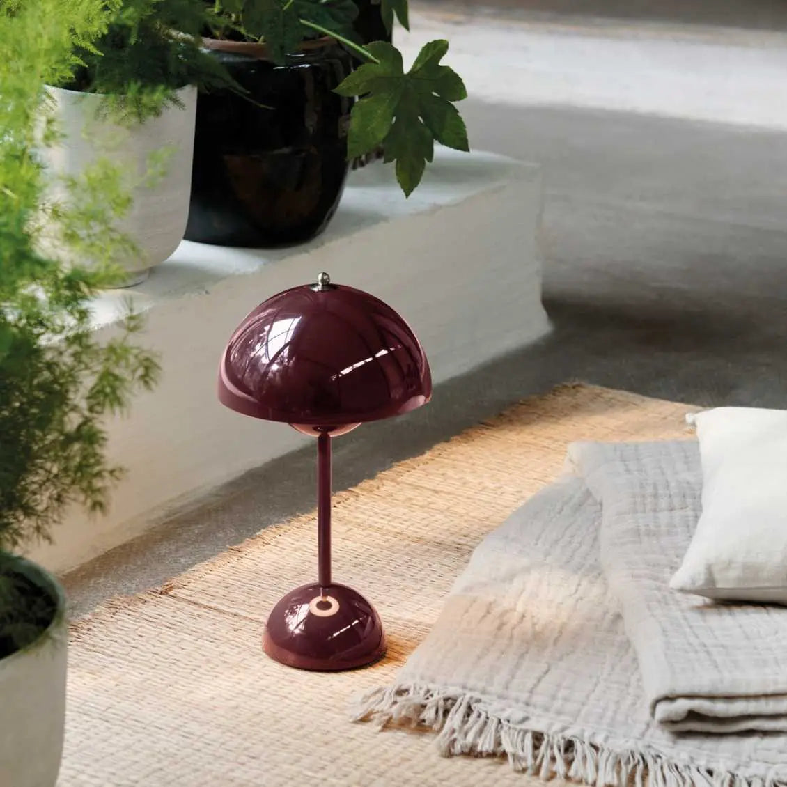 Lunaire LED Table Lamp for Modern Atmosphere Design