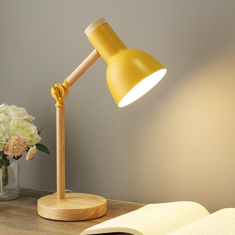 Nordic Wood Desk Lamp – Minimalist and Elegant Lighting
