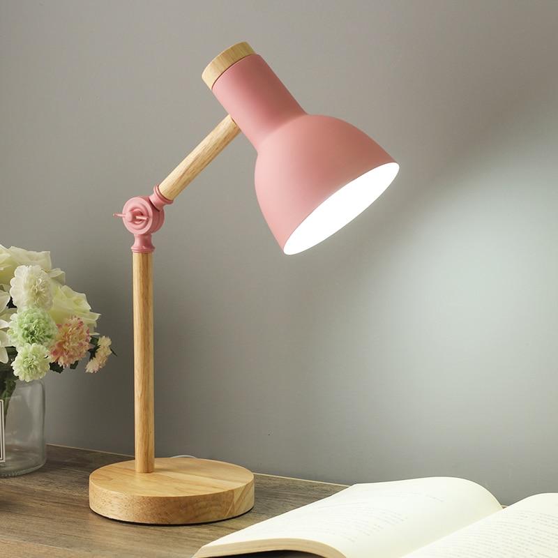 Nordic Wood Desk Lamp – Minimalist and Elegant Lighting