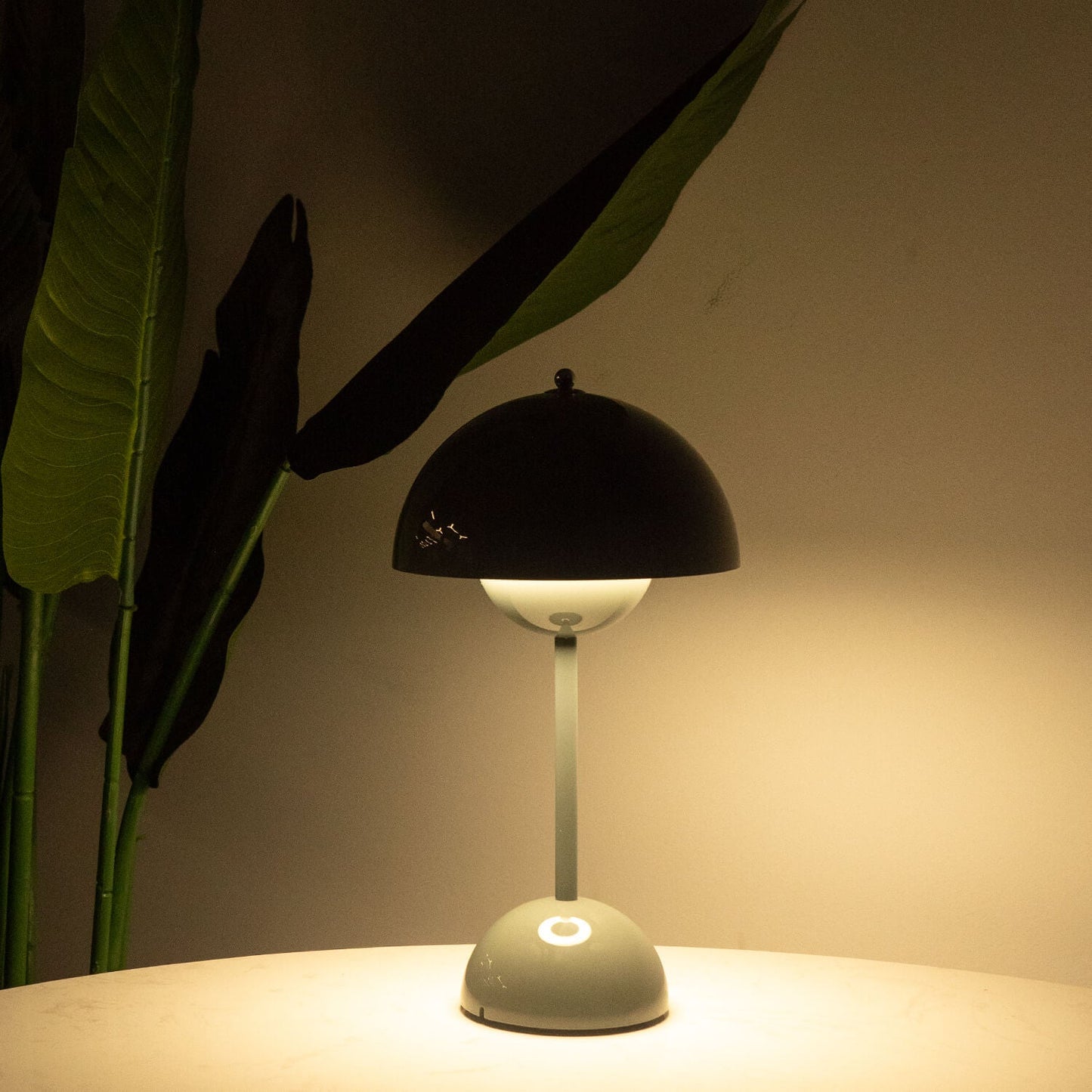 Aurora Cordless Table Lamp – Modern, Dimmable & Portable