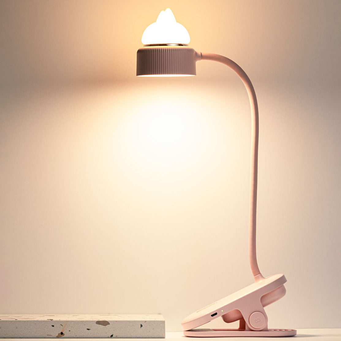 Kreative LED Cat Ear Eye Protection Clip Table Lamp