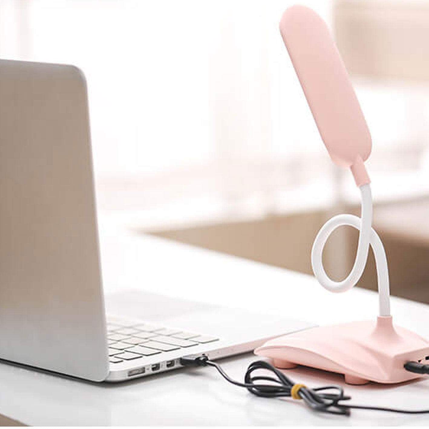 Kreative Foldable Rechargeable LED Touch Desk Lamp