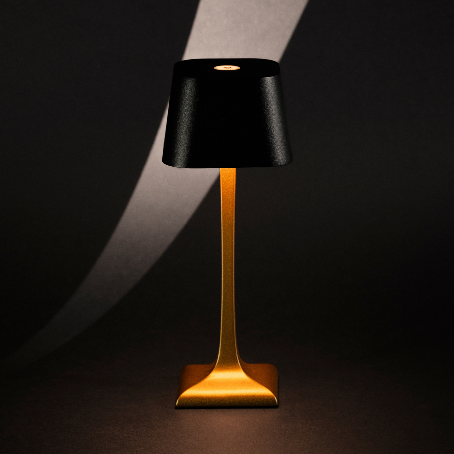 Luna ISEO Cordless Designer Lamp – Indoor & Outdoor Elegance