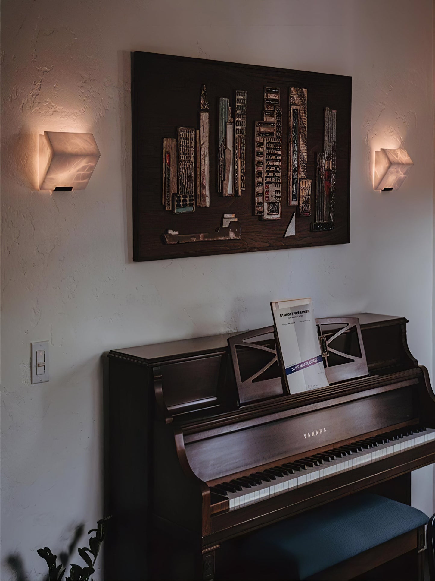 Alabaster Staircase Wall Lamp - Dimmable LED Indoor Light