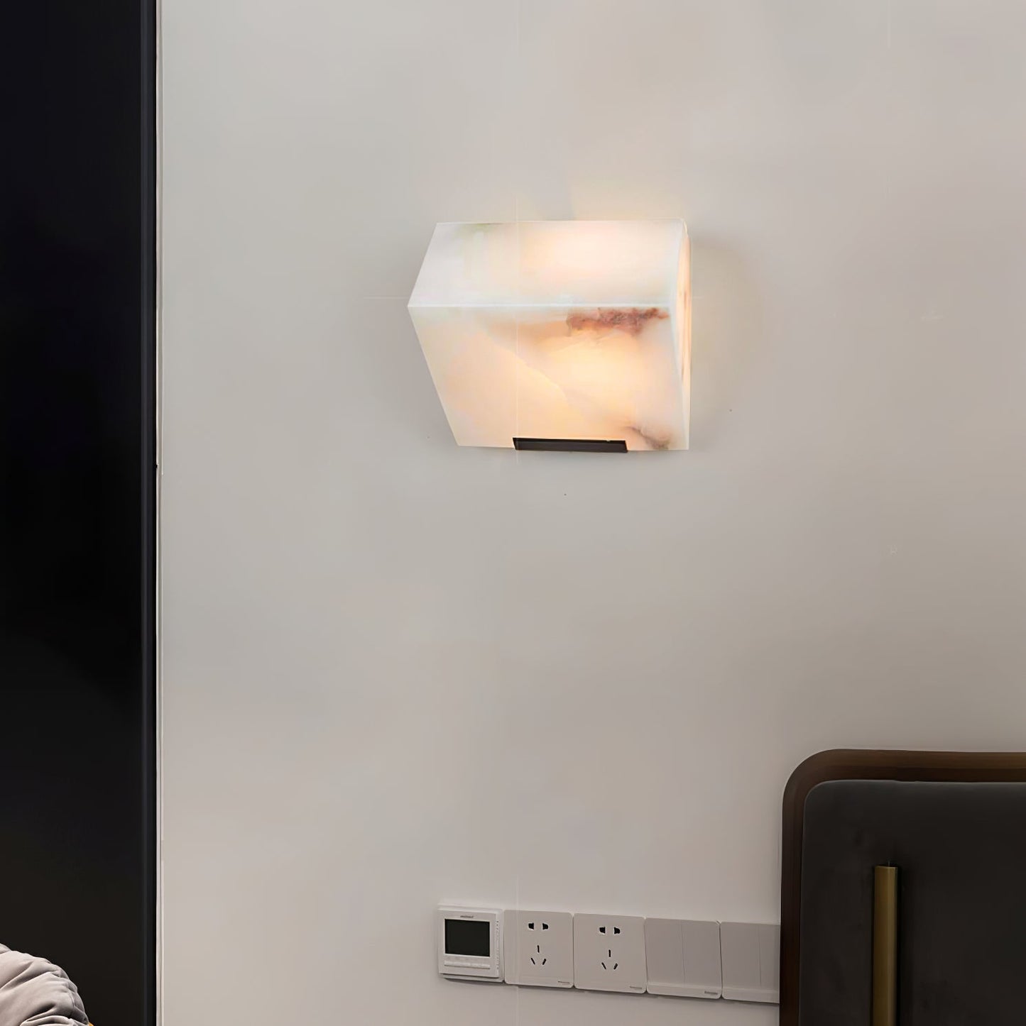 Alabaster Staircase Wall Lamp - Dimmable LED Indoor Light