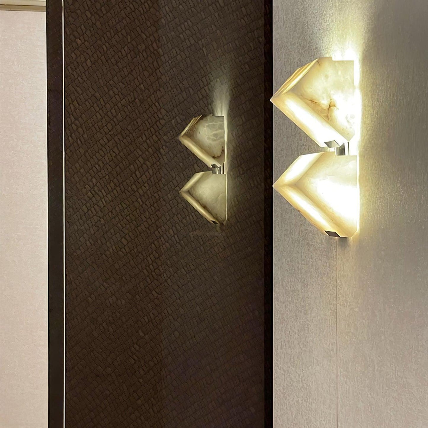 Alabaster Staircase Wall Lamp - Dimmable LED Indoor Light