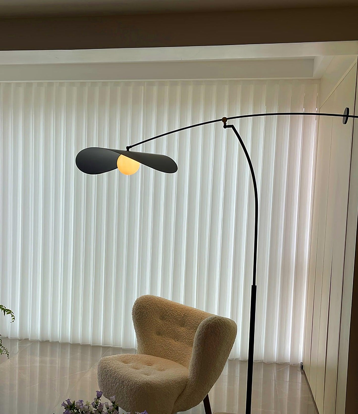 Alonso Floor Lamp - Modern LED Lighting for Living Room