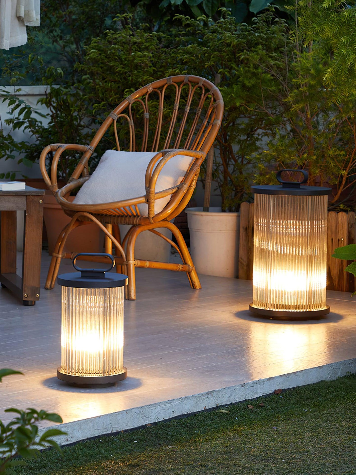 Lantern Garden Solar Outdoor Light with Remote Control