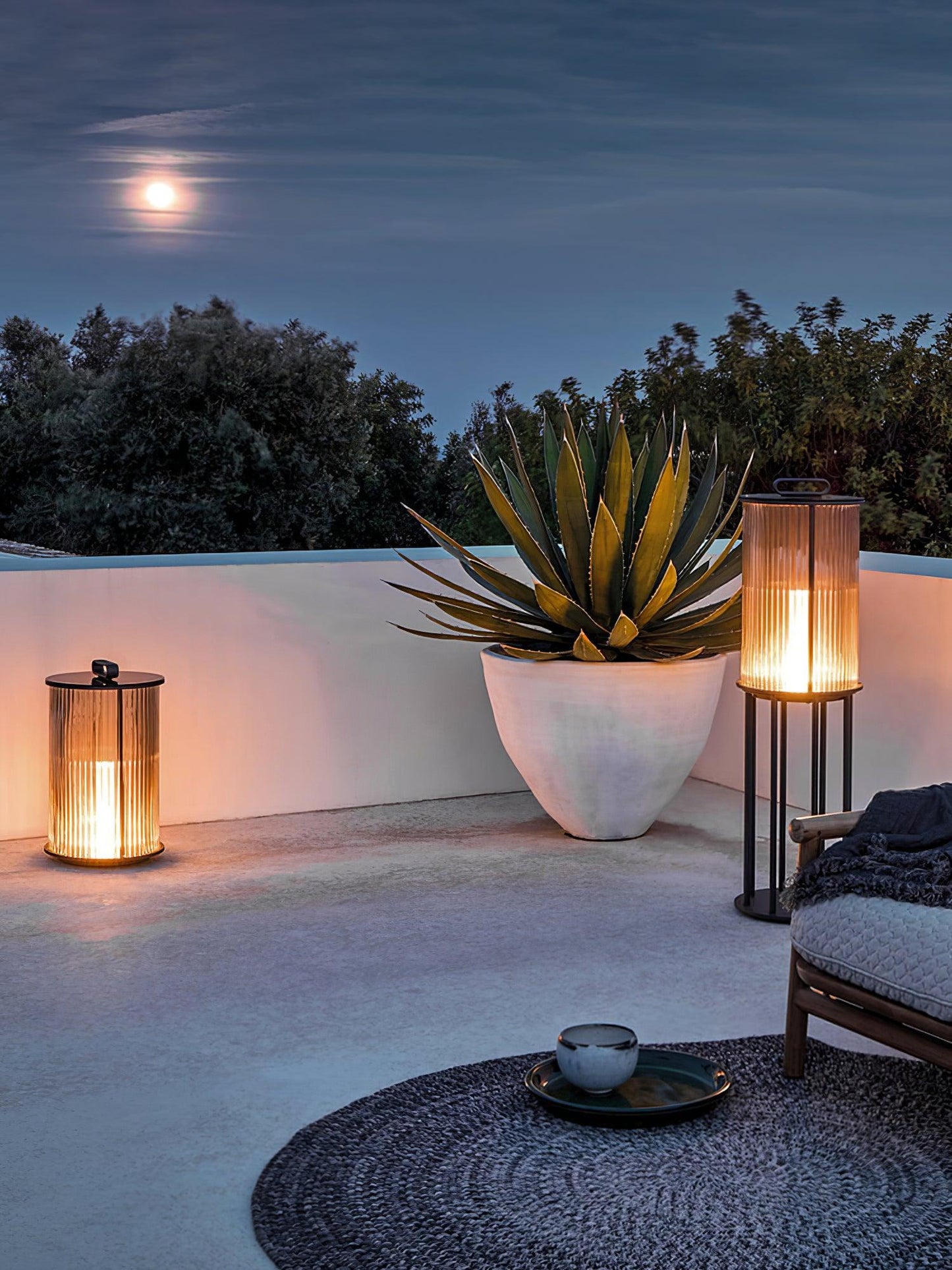 Lantern Garden Solar Outdoor Light with Remote Control
