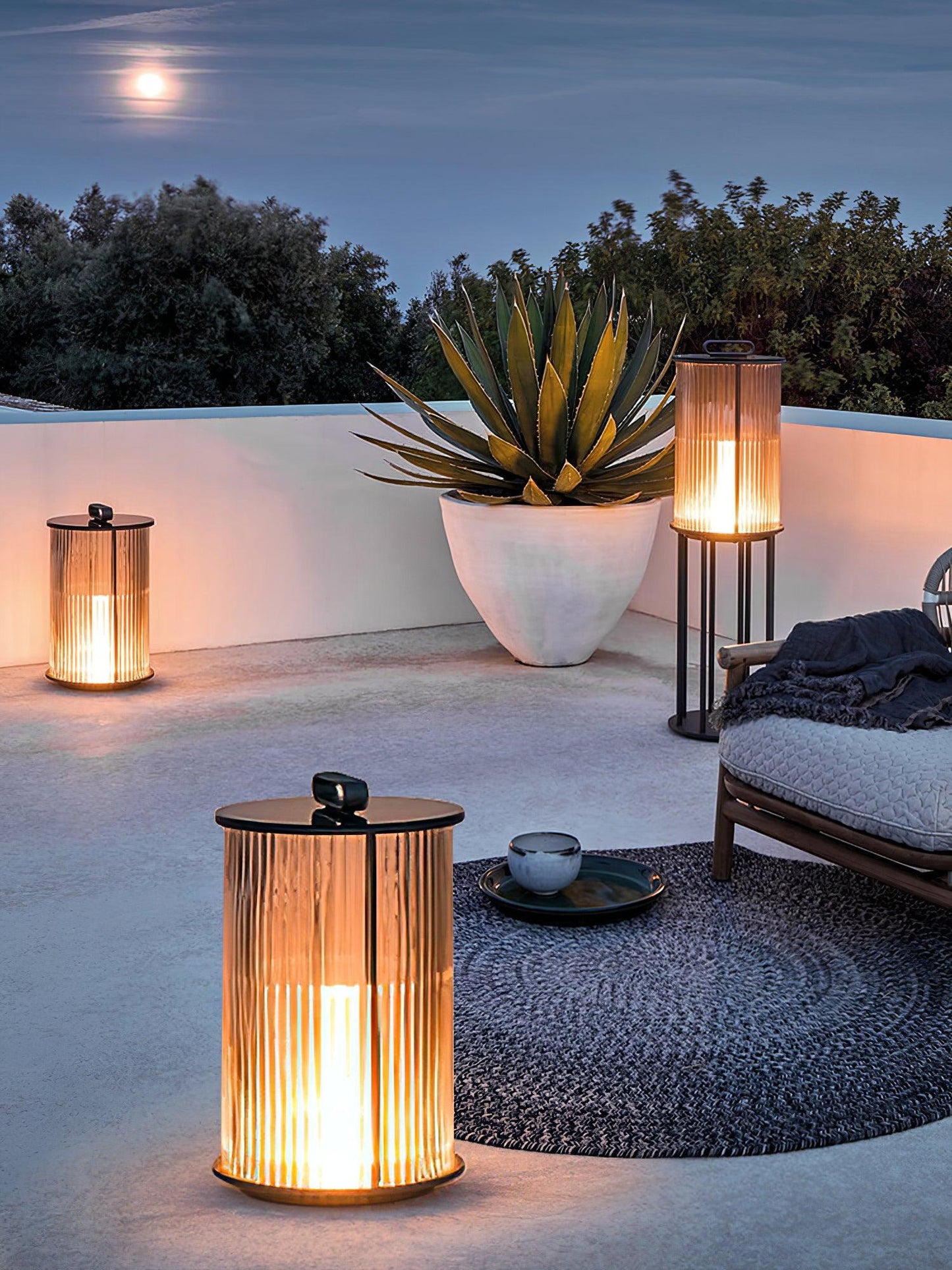 Lantern Garden Solar Outdoor Light with Remote Control