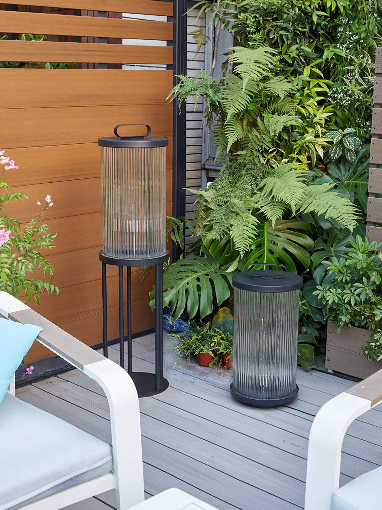 Lantern Garden Solar Outdoor Light with Remote Control