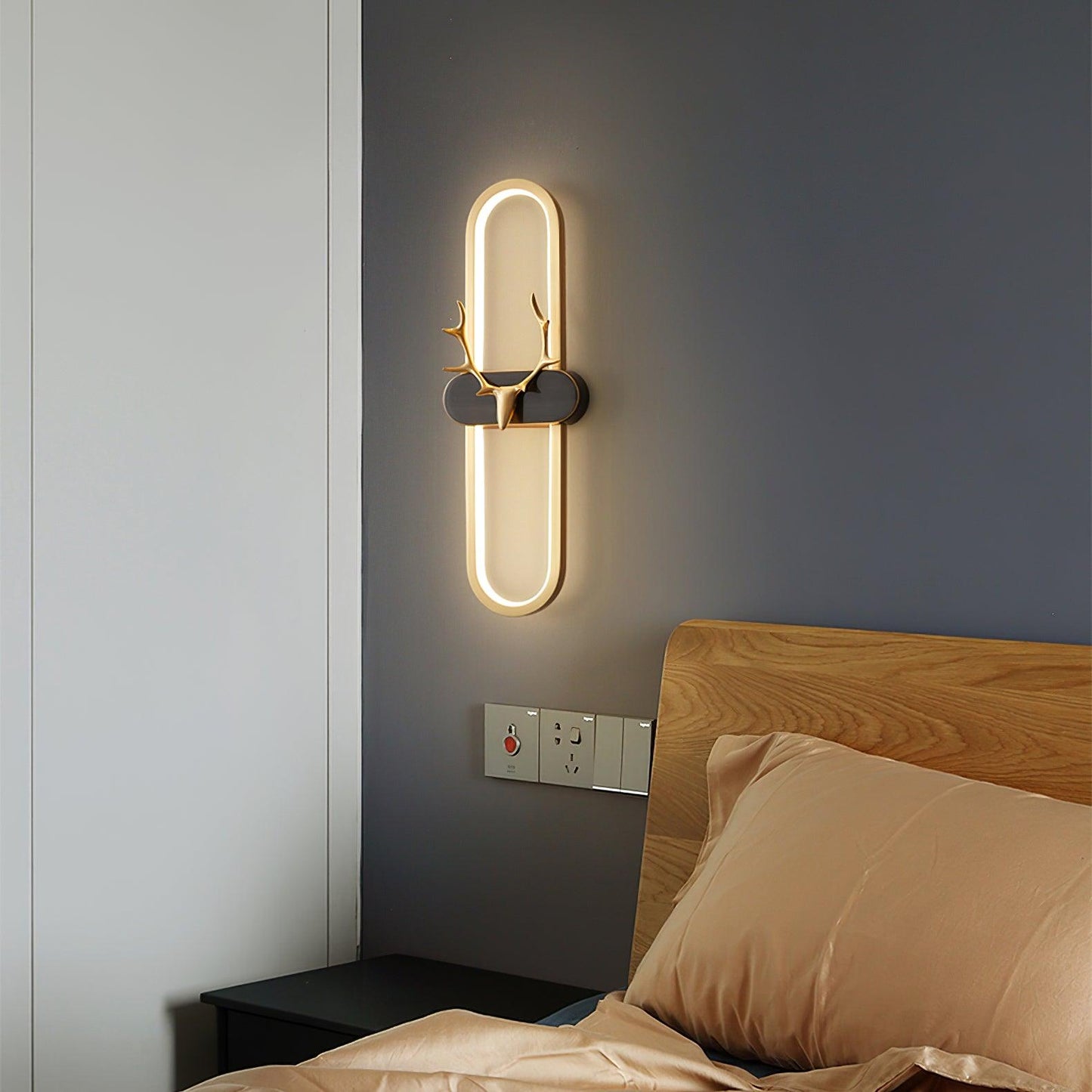 Antlers Halo Wall Lamp - Dimmable LED Brass Indoor Lighting