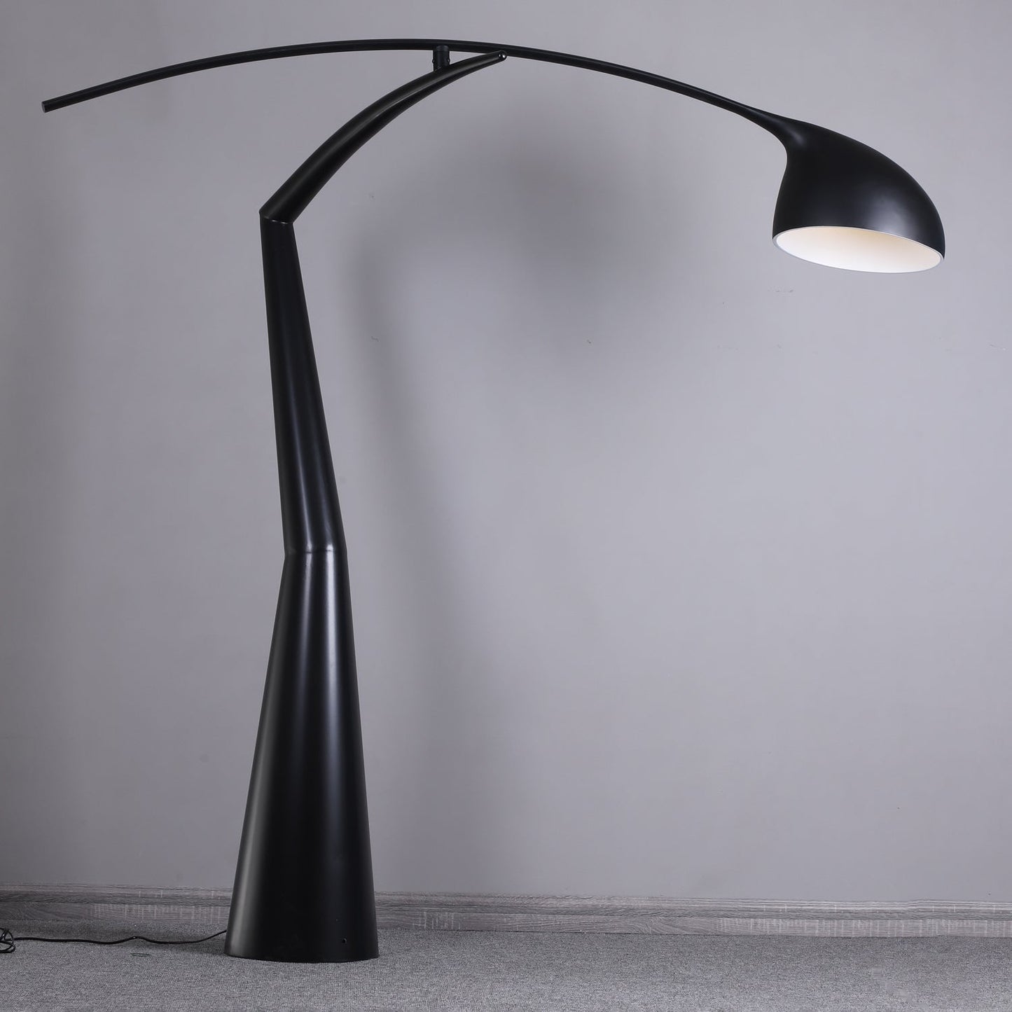Arden Sculpture Floor Lamp - Contemporary LED Arc Design