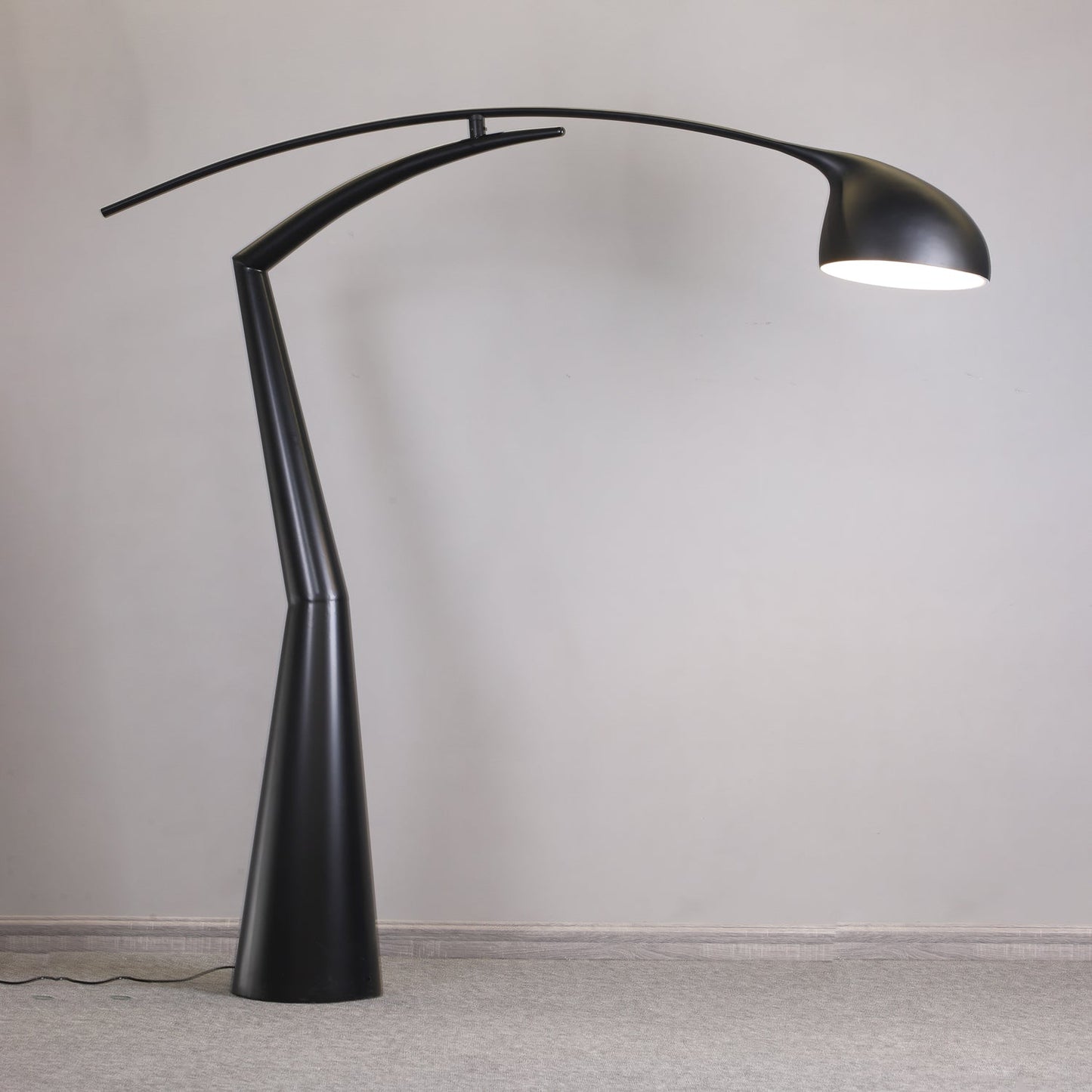 Arden Sculpture Floor Lamp - Contemporary LED Arc Design