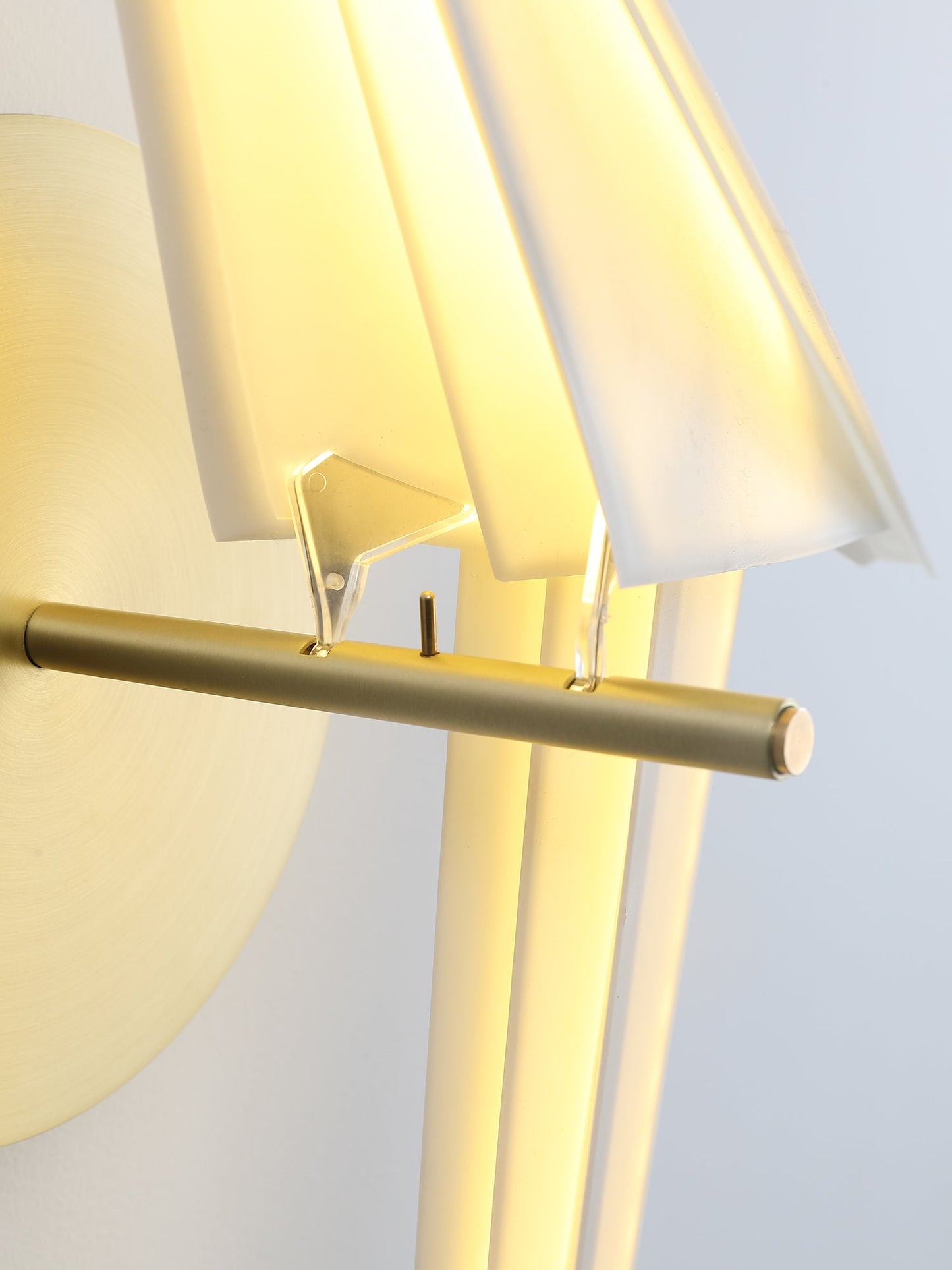 Avian Serenity Wall Lamp - Adjustable LED Indoor Light