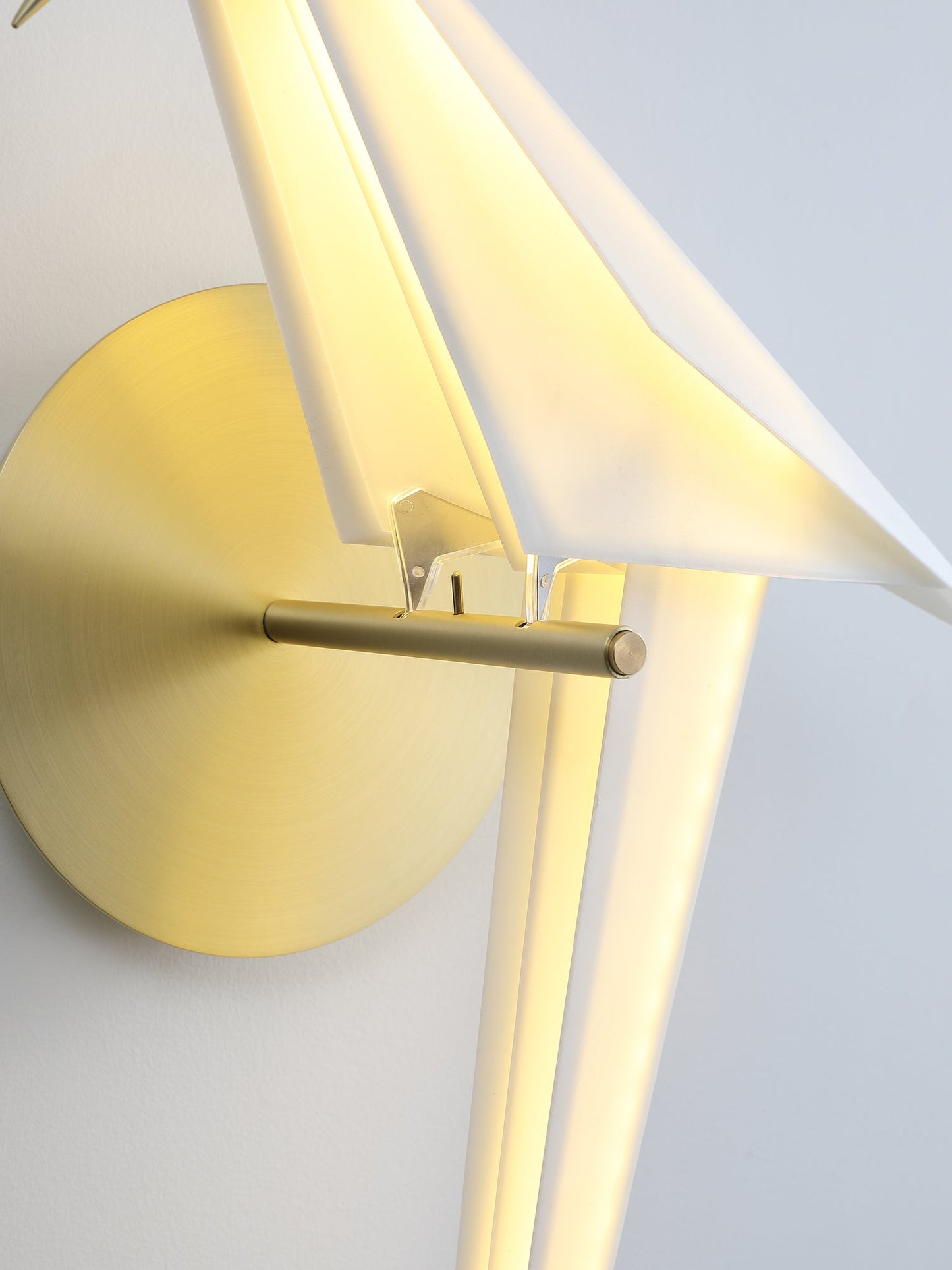 Avian Serenity Wall Lamp - Adjustable LED Indoor Light