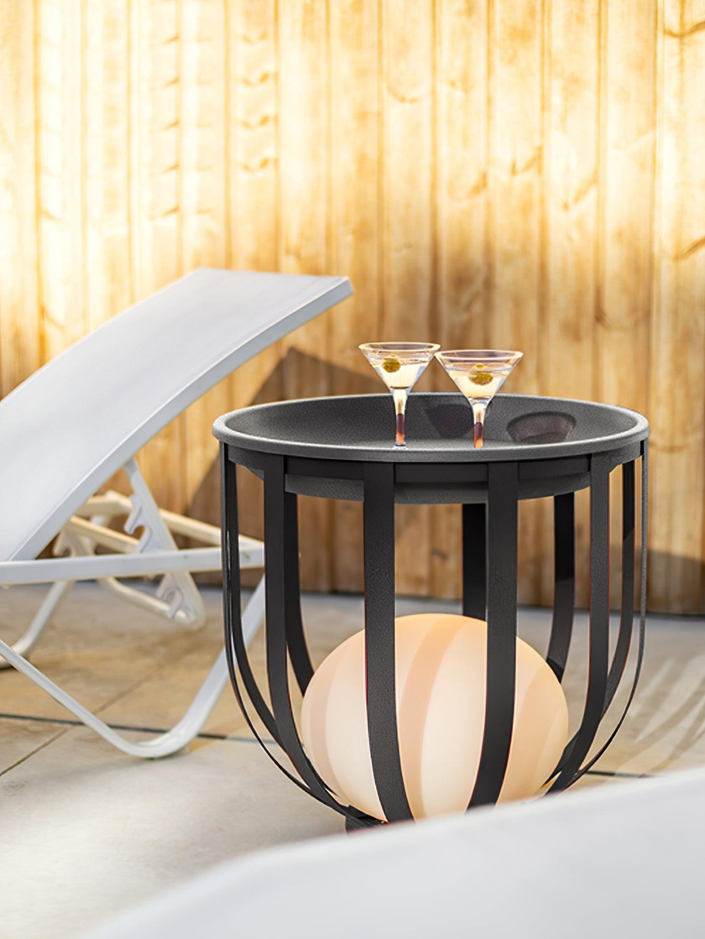 Bols Garden Outdoor Lamp with Dimmable LED and Waterproof Design