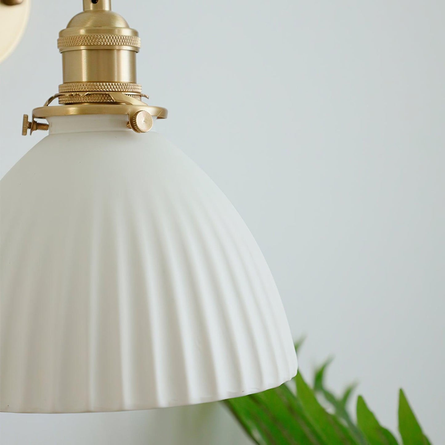 Brass Pleated Ceramic Wall Lamp - Modern Indoor Lighting