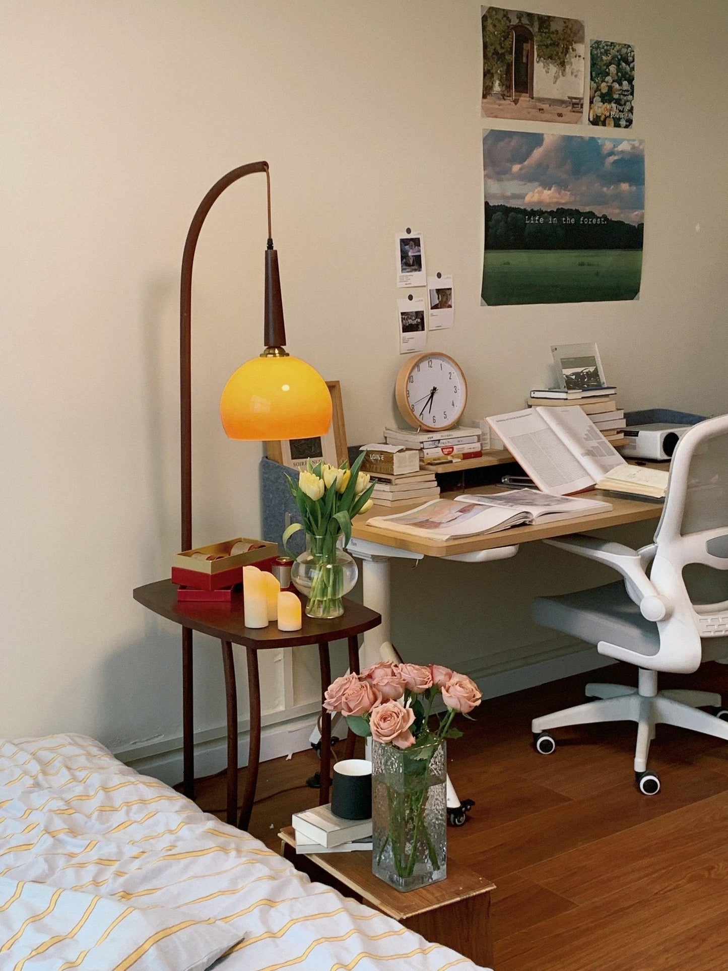 Cantilever Wood Accent Floor Lamp with Glass Shade and Table