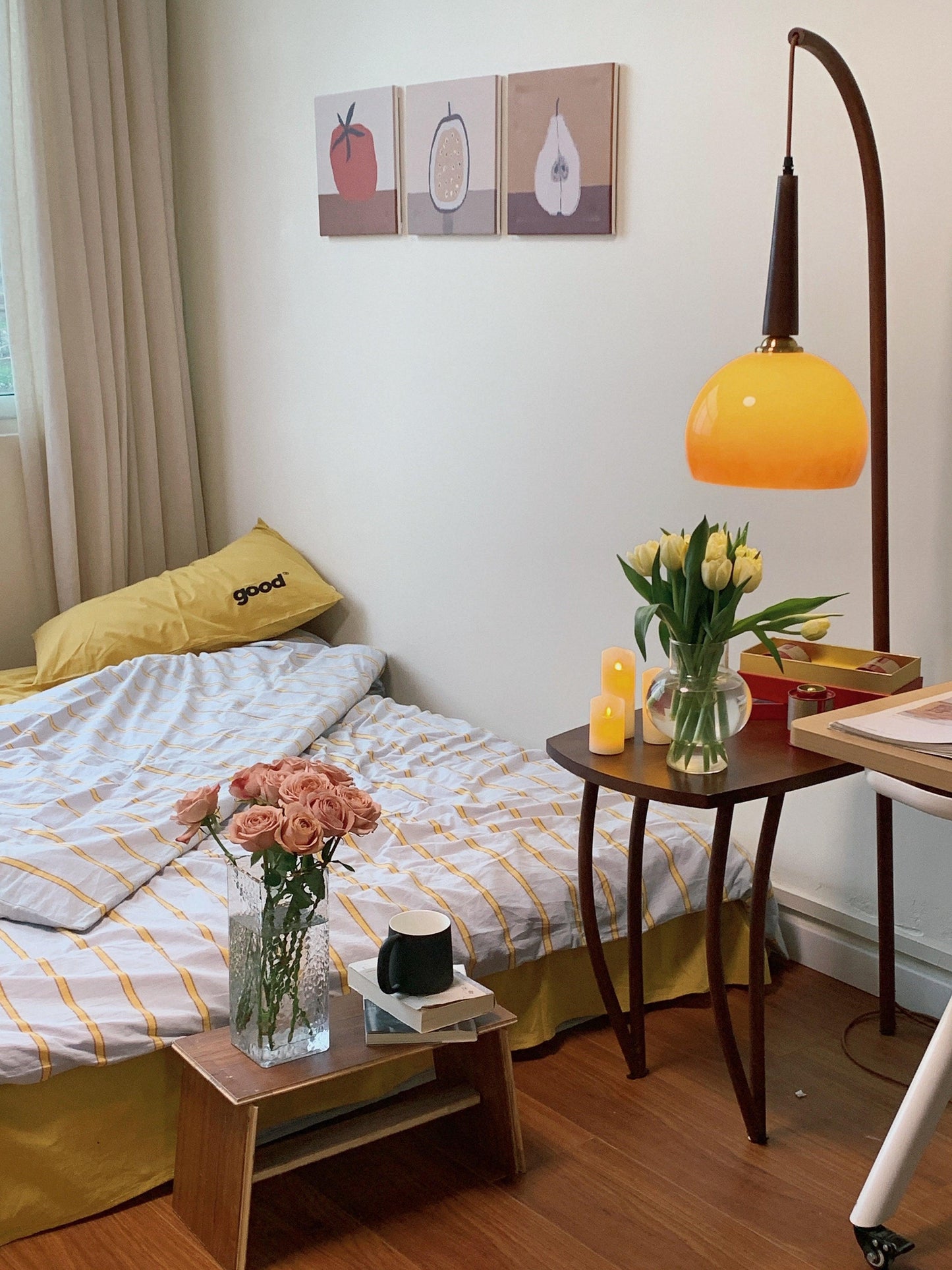 Cantilever Wood Accent Floor Lamp with Glass Shade and Table
