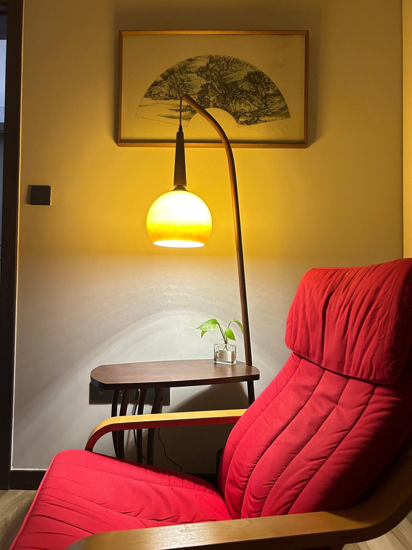 Cantilever Wood Accent Floor Lamp with Glass Shade and Table