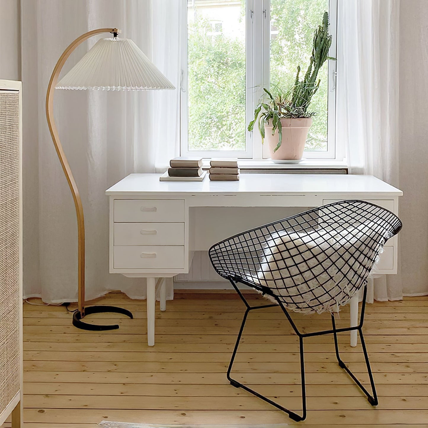 Caprani Floor Lamp - Scandinavian Design, LED, Indoor Use