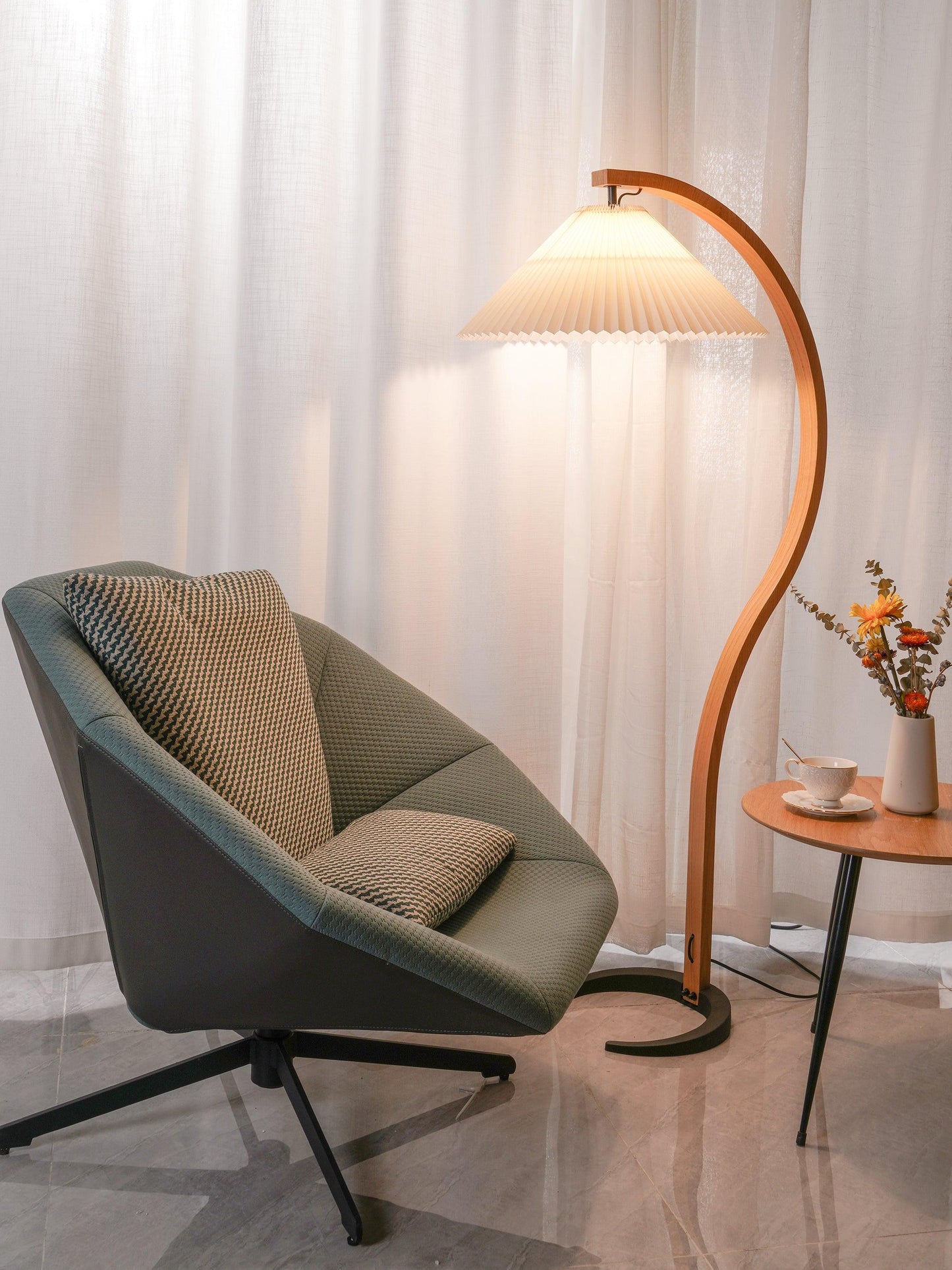 Caprani Floor Lamp - Scandinavian Design, LED, Indoor Use