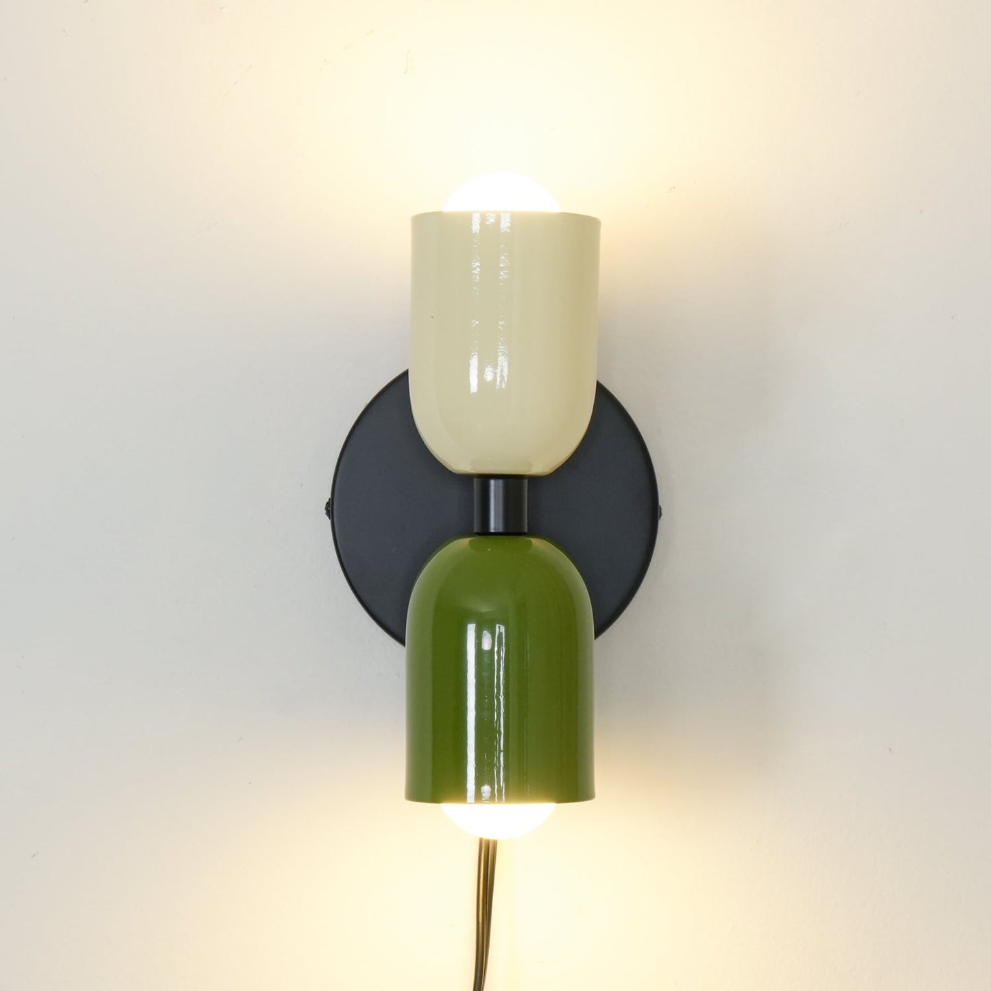 Couleur Double Plug In Wall Lamp - LED Indoor Lighting