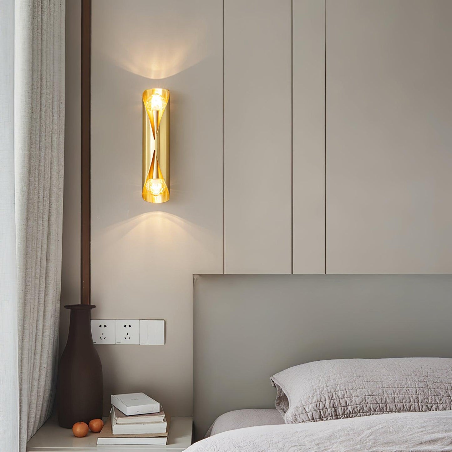 Diamonds Brass Wall Lamp with LED Bulb, Adjustable Design