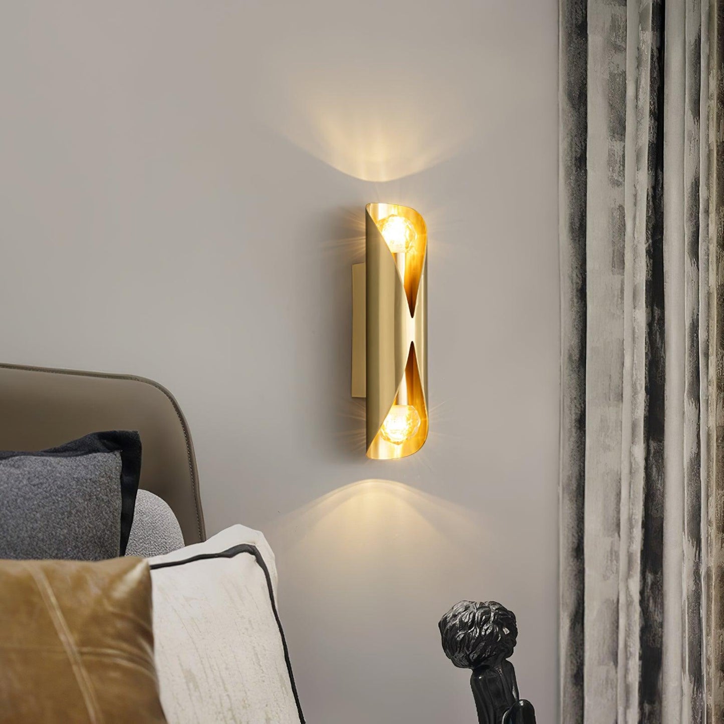 Diamonds Brass Wall Lamp with LED Bulb, Adjustable Design