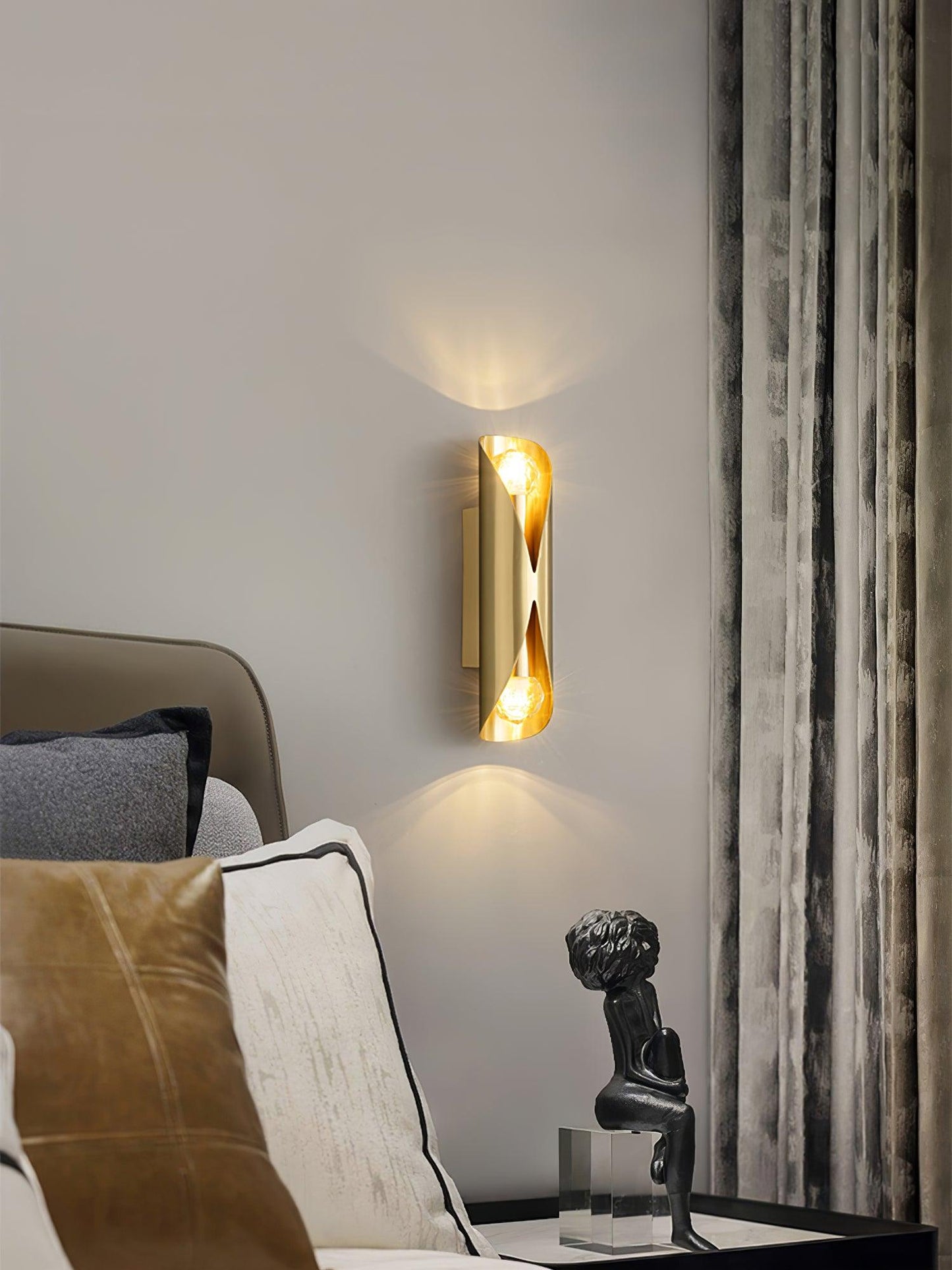 Diamonds Brass Wall Lamp with LED Bulb, Adjustable Design