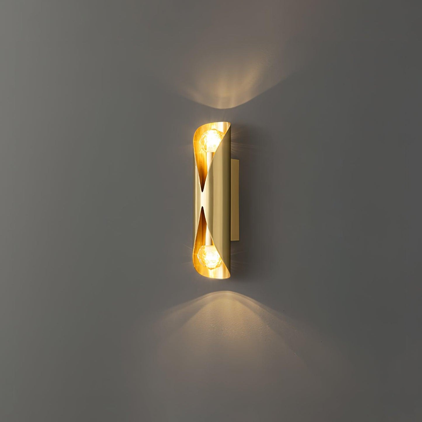 Diamonds Brass Wall Lamp with LED Bulb, Adjustable Design