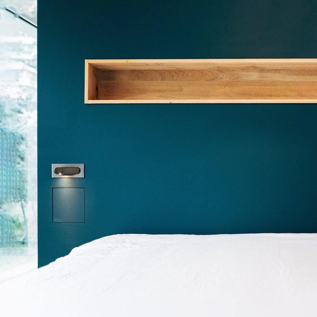 Modern LED Bedside Reading Light with Adjustable Head