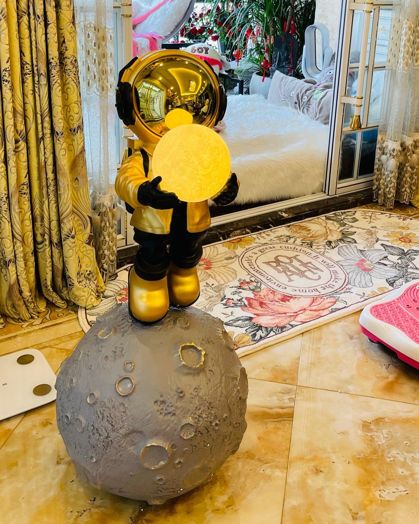 Diver Astronaut Built-in Battery Floor Lamp LED Indoor Decor